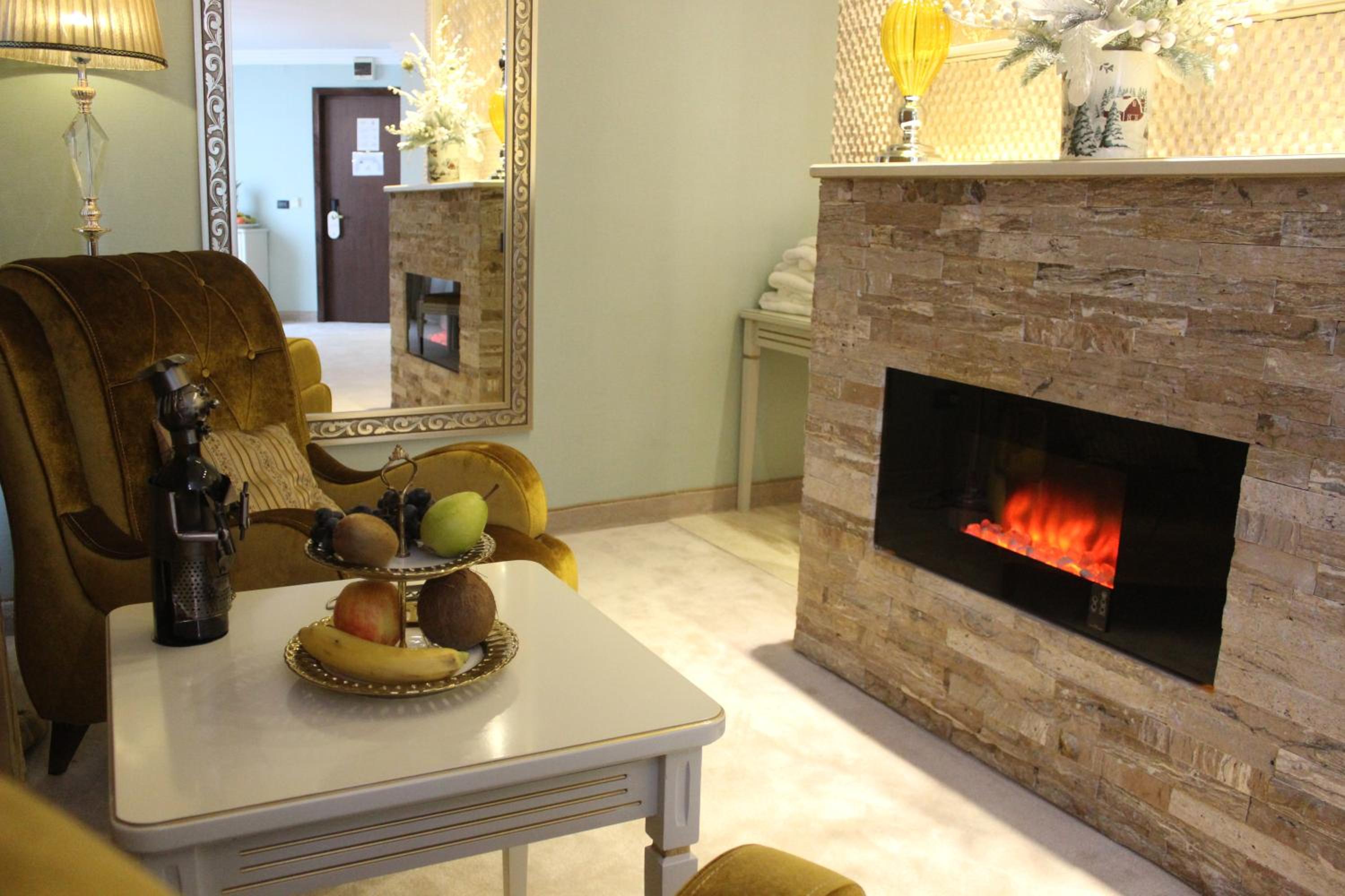 Deluxe Junior Suite - Photo 3