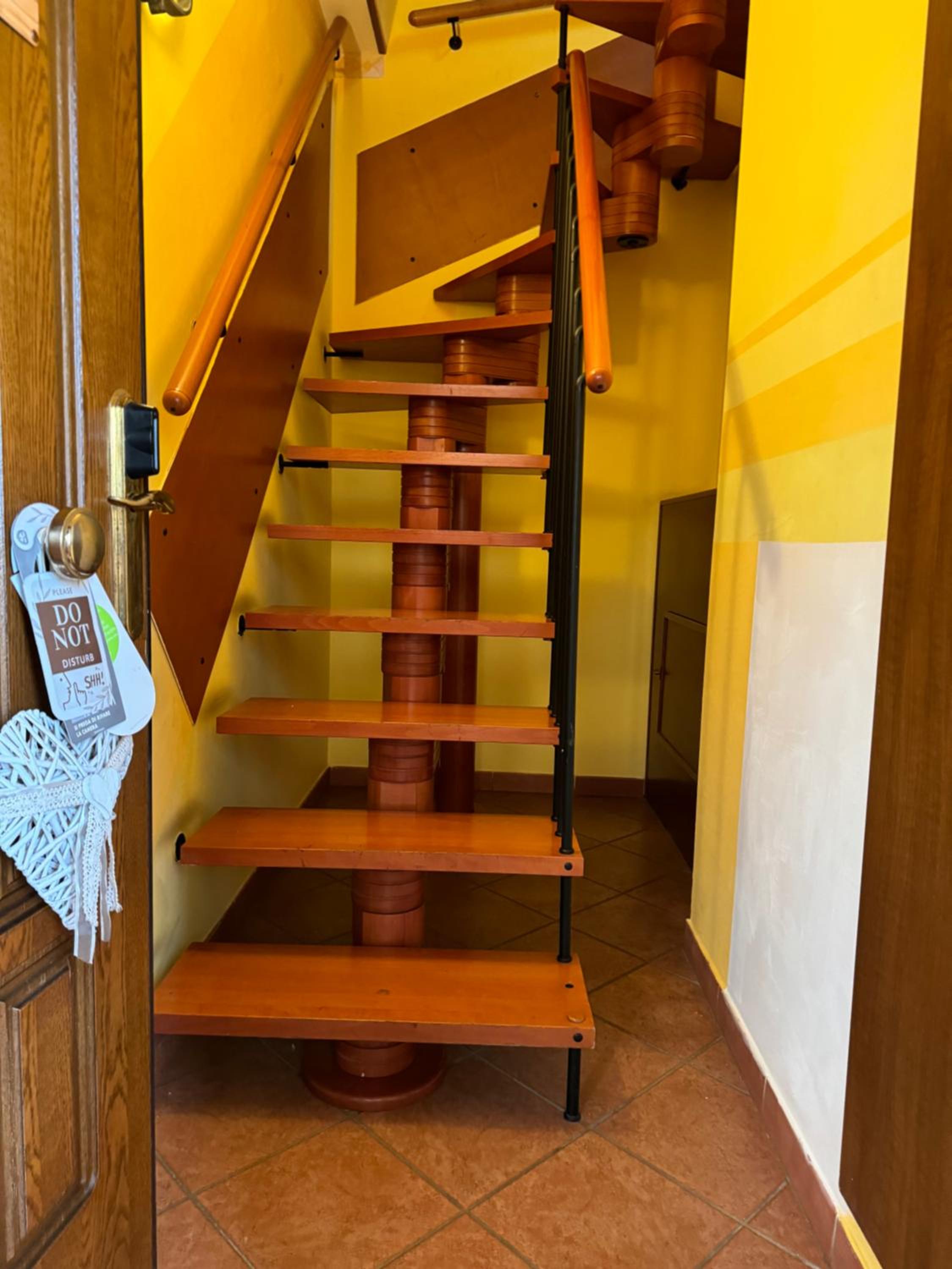 One-Bedroom Apartment - Attic - Photo 3