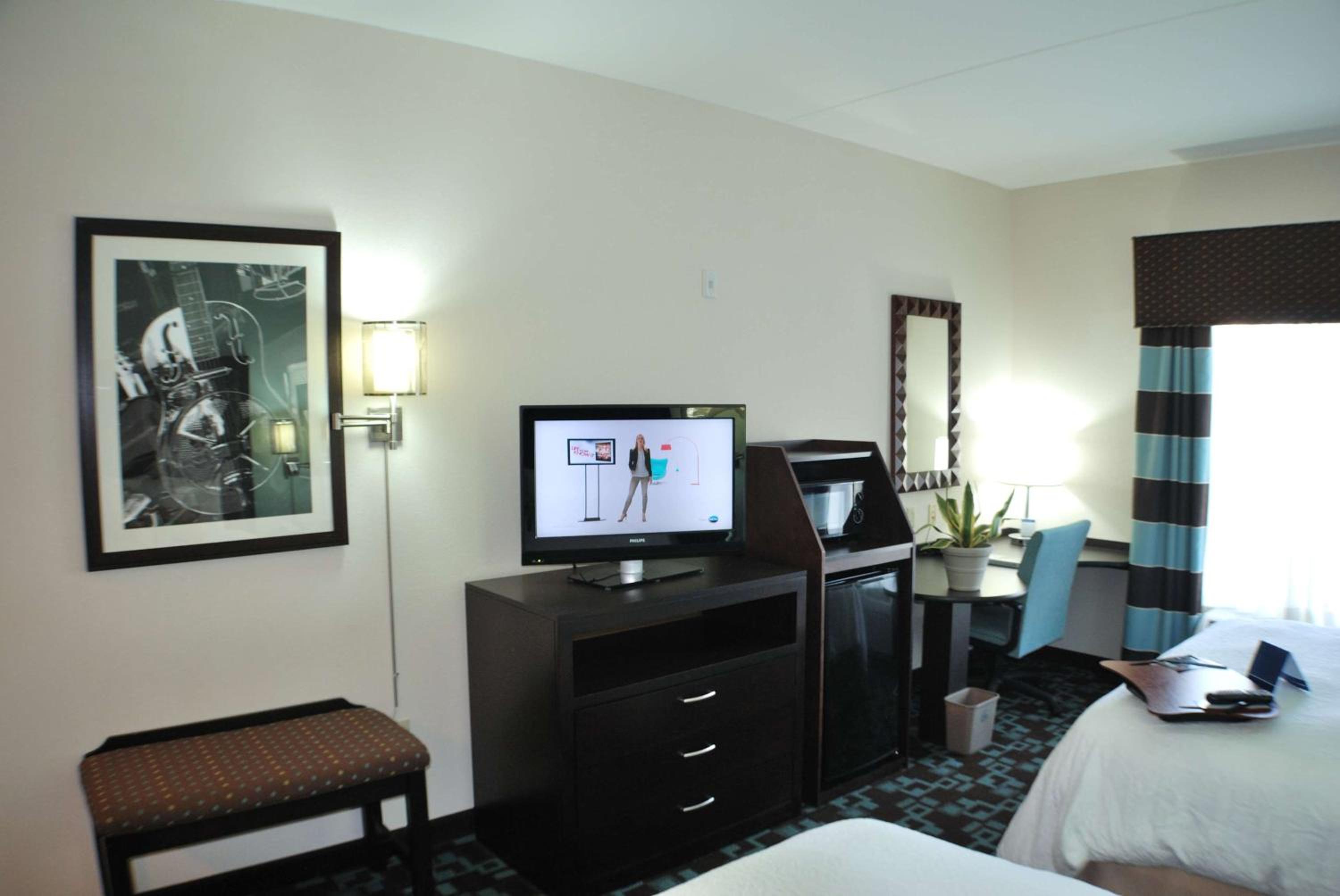 Room with Two Queen Beds - Non-Smoking - Photo 1