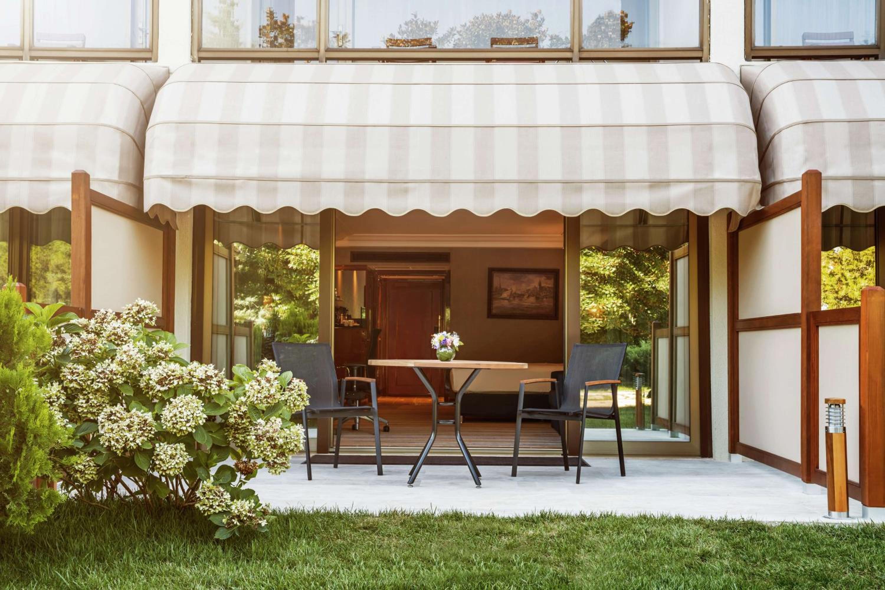 Twin Family Garden Room with Terrace