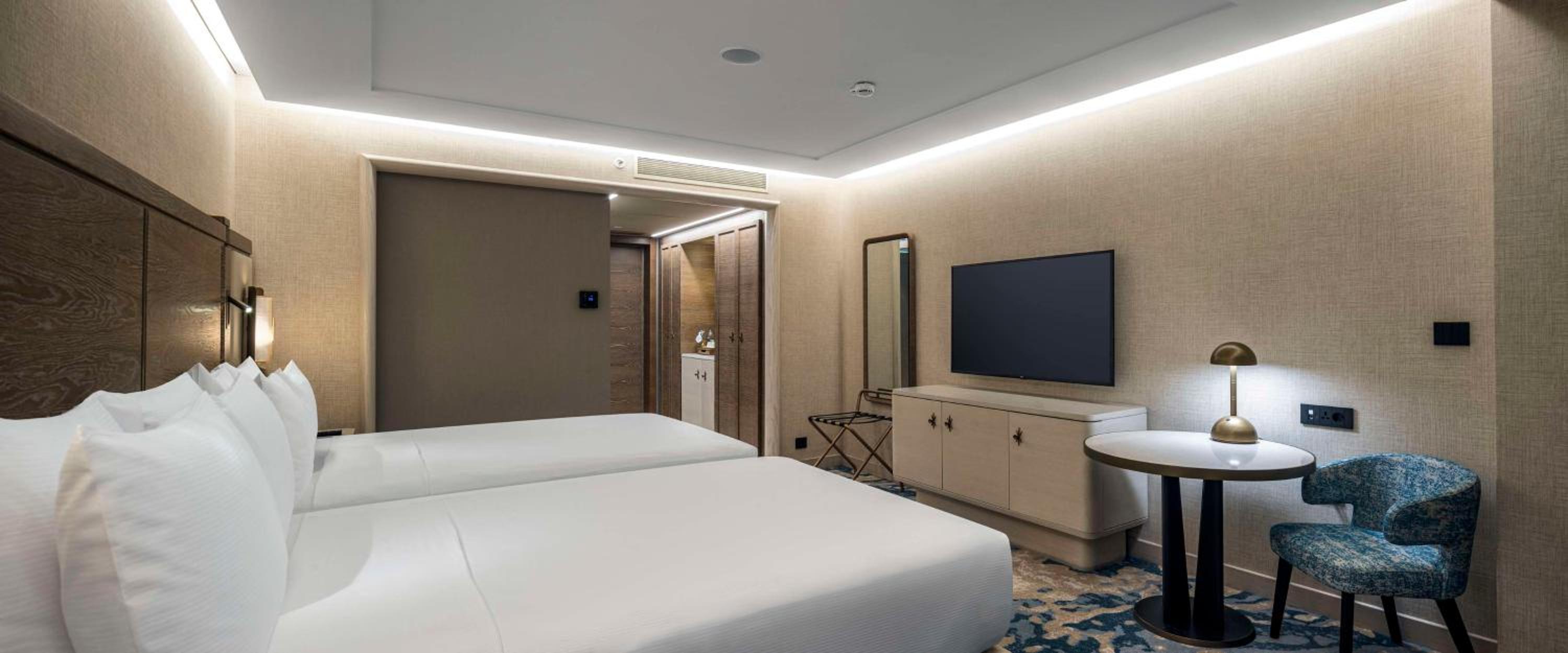 Executive Double Room with Two Double Beds and City View