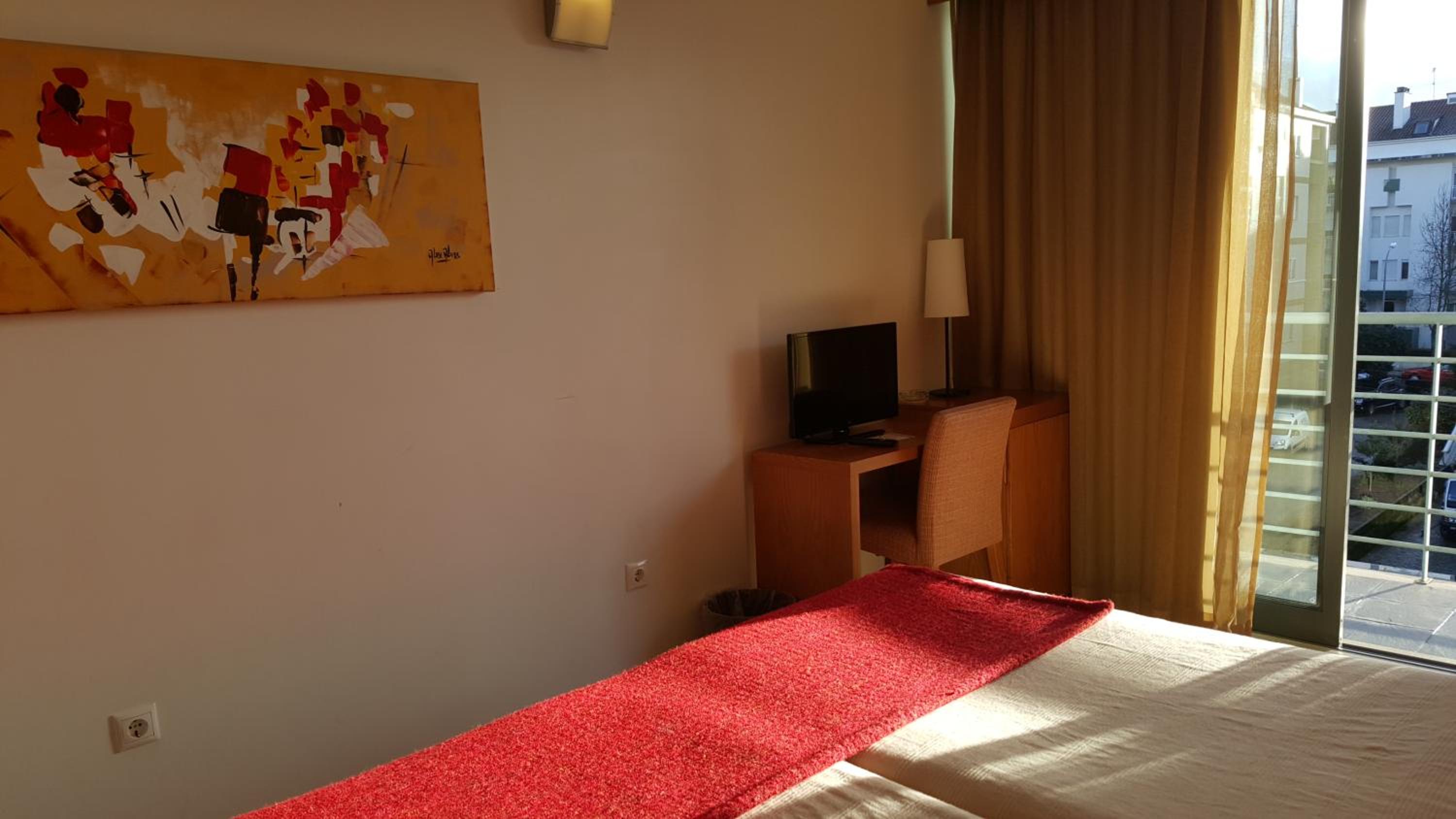 Twin Room with Balcony - Photo 5