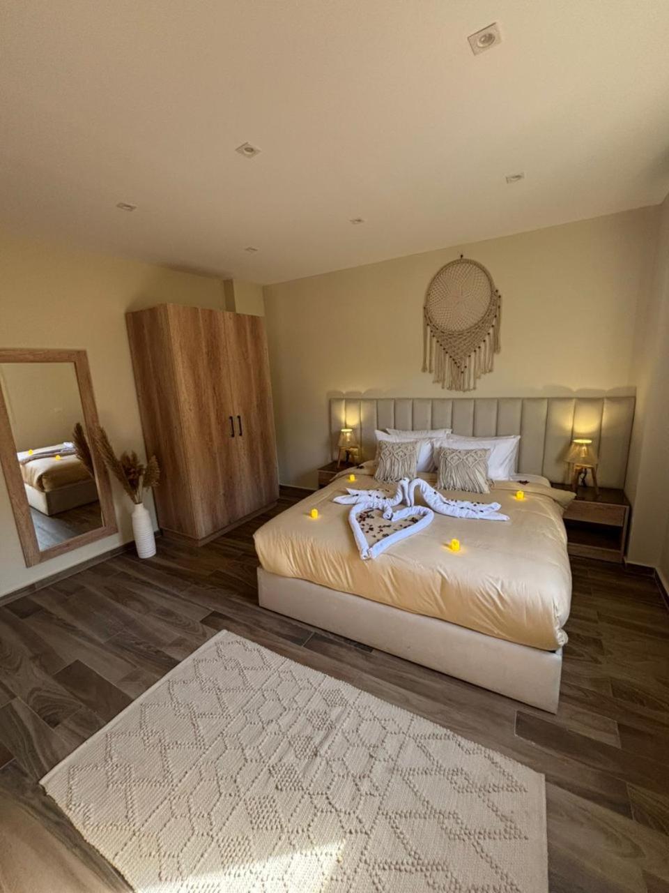 Deluxe King Room photo 3