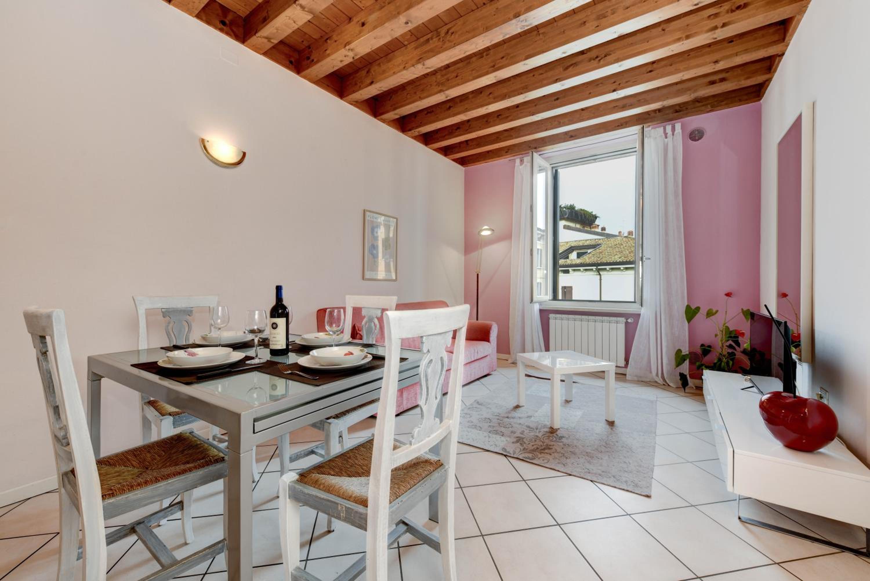 Family Two-Bedroom Apartment with View photo 1