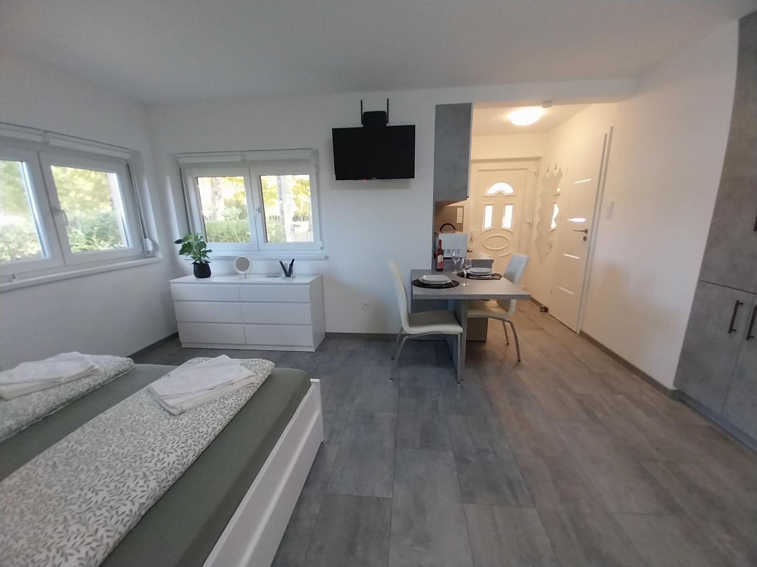 One-Bedroom House photo 1