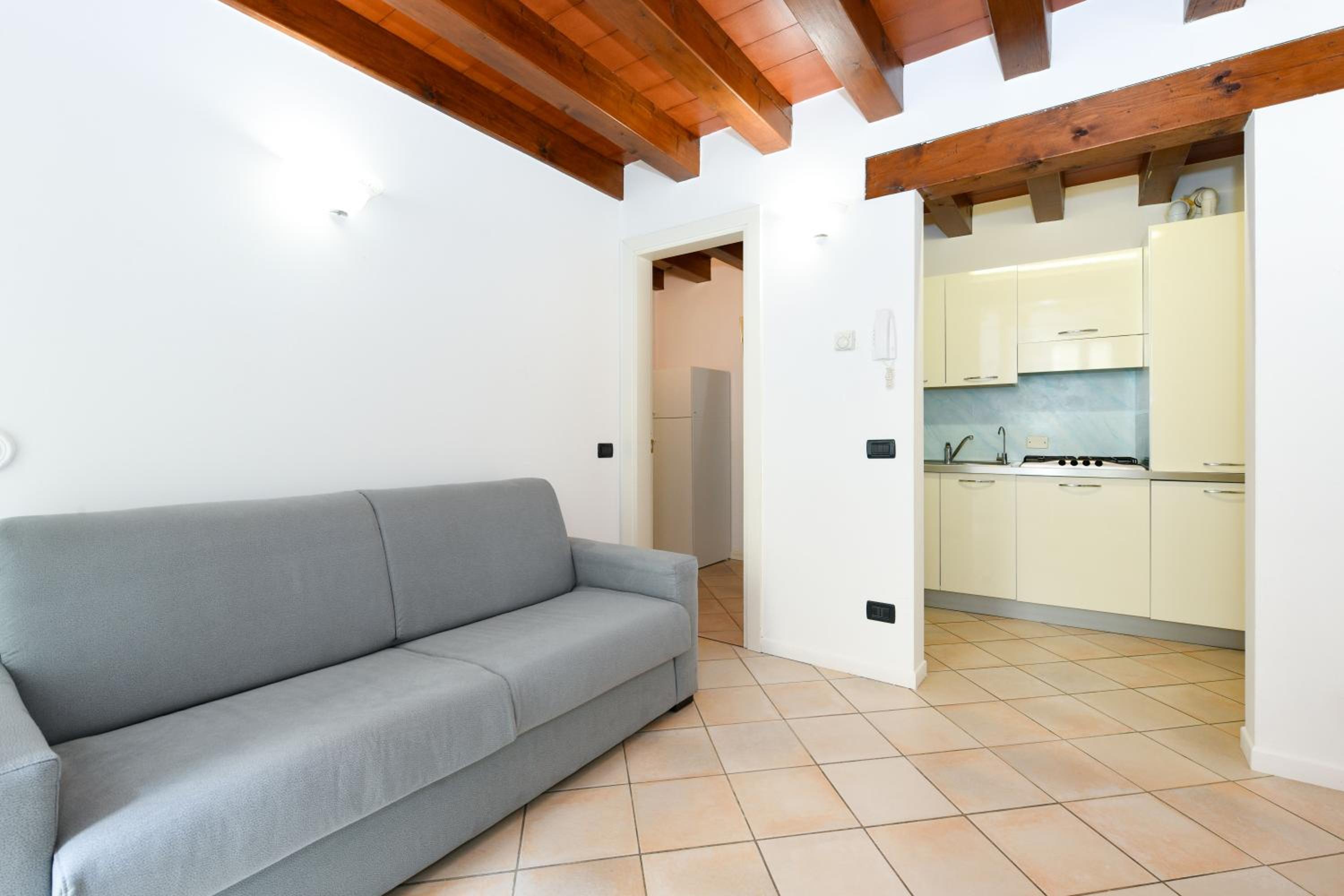 Classic Apartment - Separate Building photo 2