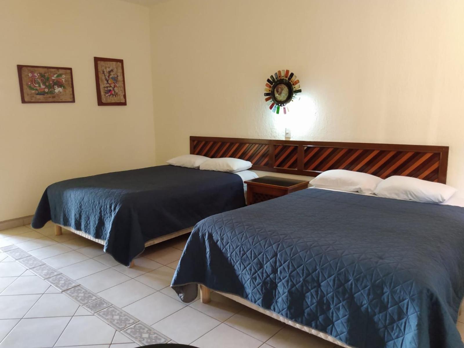 Double Room with Two Double Beds - Photo 3