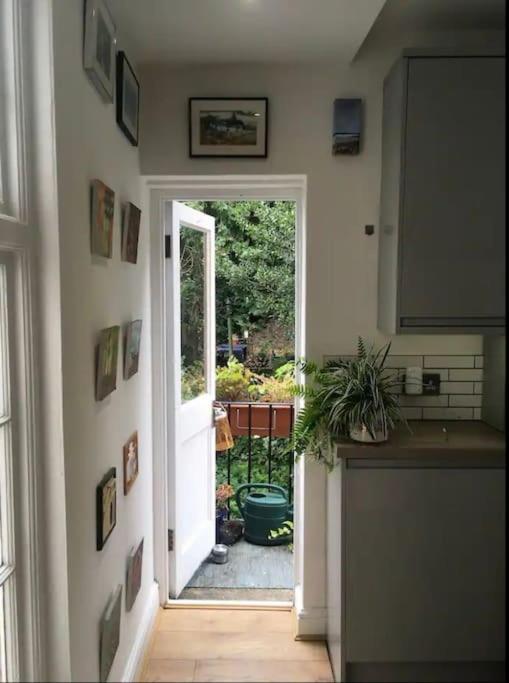 Two-Bedroom Deluxe Apartment with Garden View photo 2