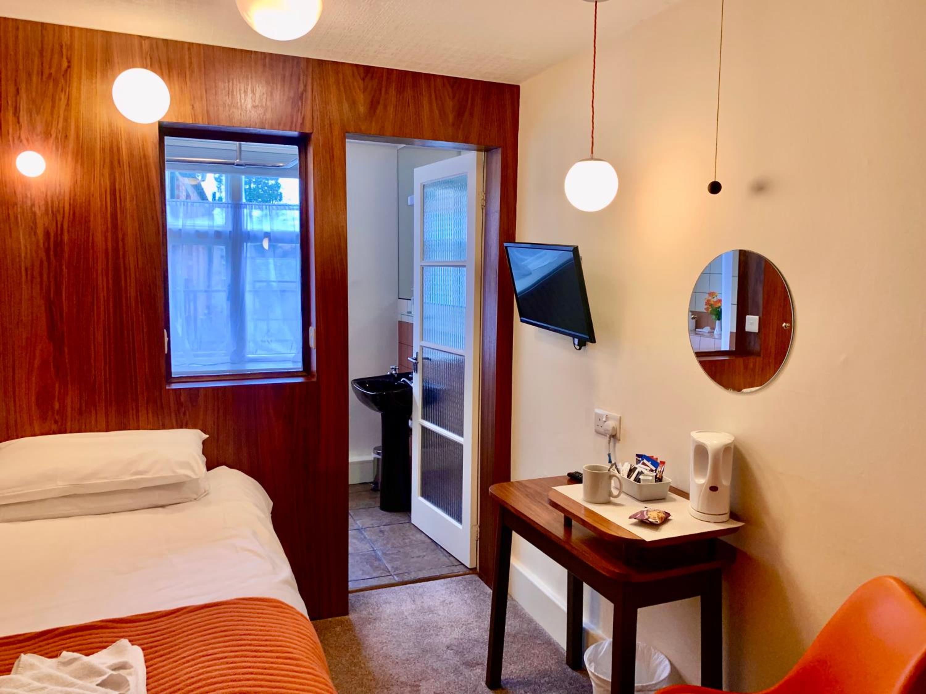 Single Room photo 2