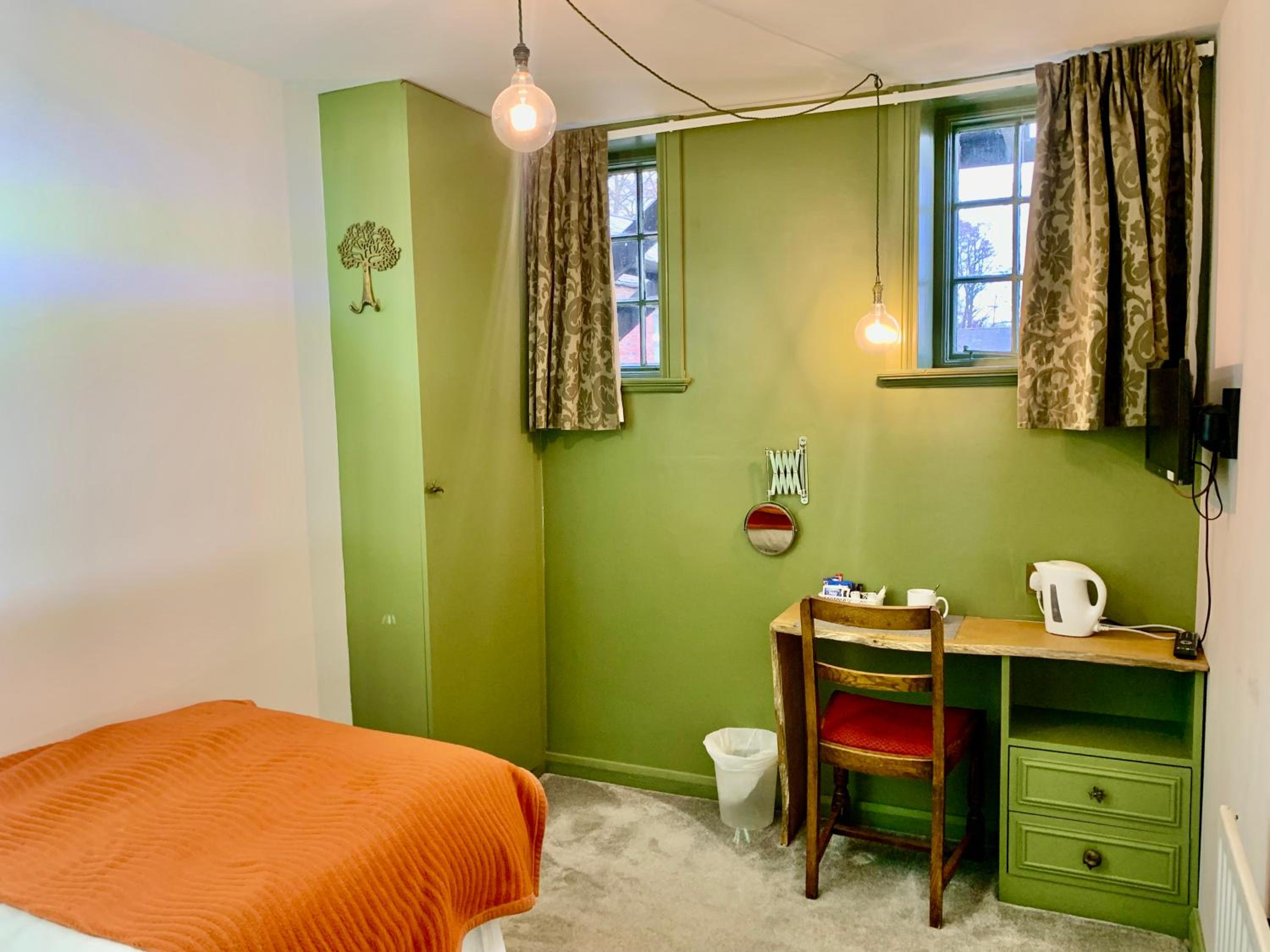 Single Room photo 3