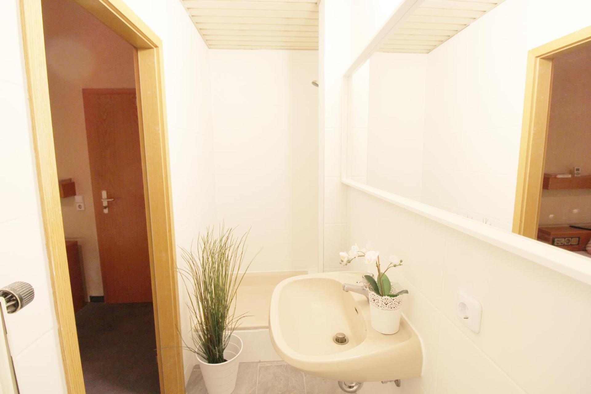 Family Room with Private Bathroom photo 3