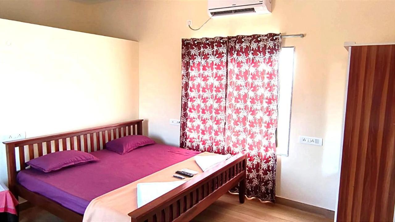 Deluxe Double Room (2 Adults + 1 Child) photo 1