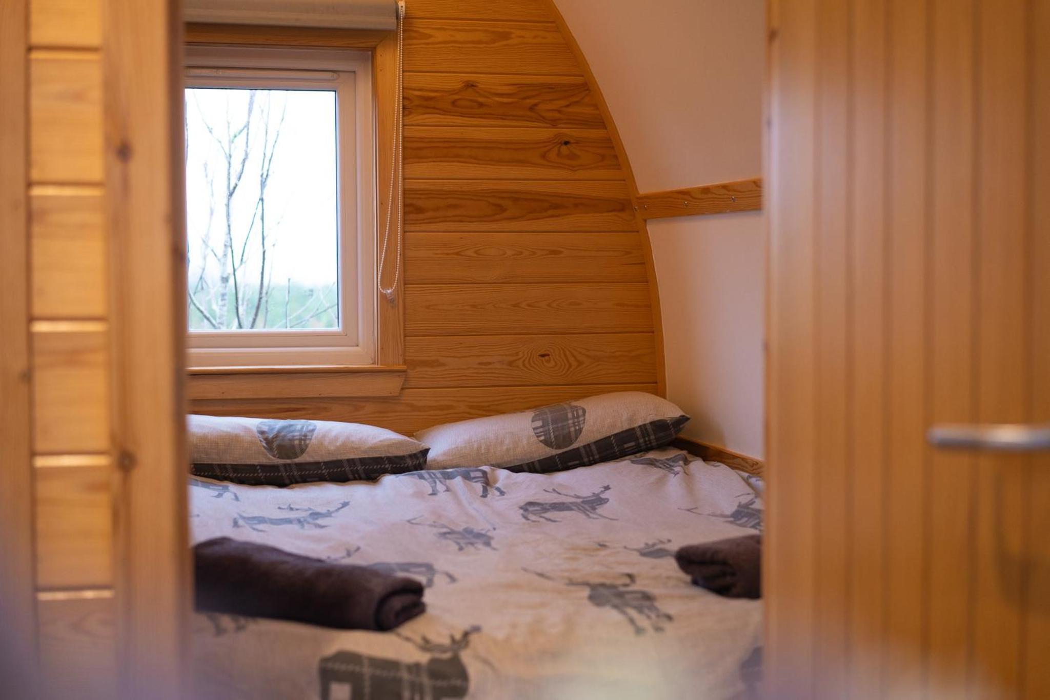 Superior Large Cabin With Hot Tub