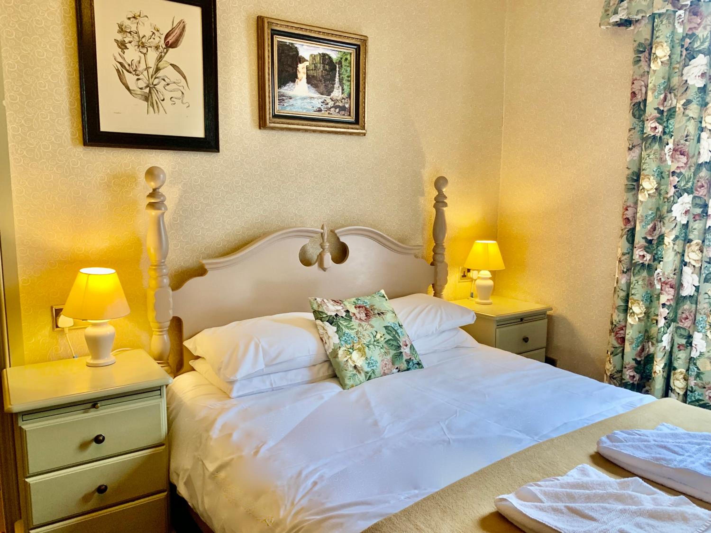 Large Double Room - Photo 2
