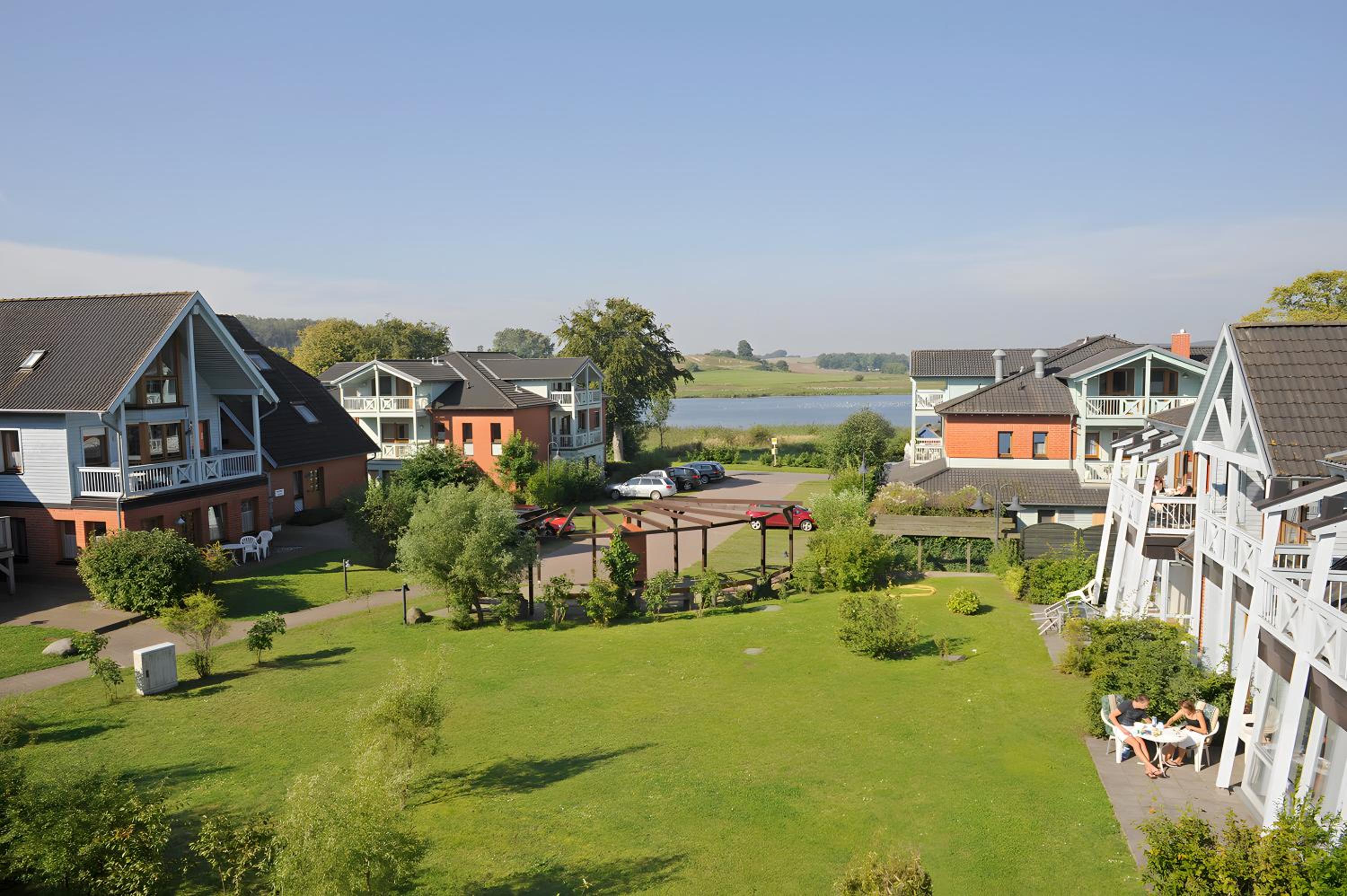 Two-Bedroom Deluxe Apartment with Garden View photo 2