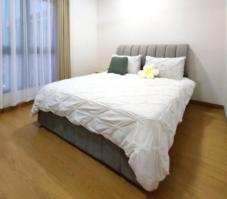 One-Bedroom Apartment with Pool View photo 2