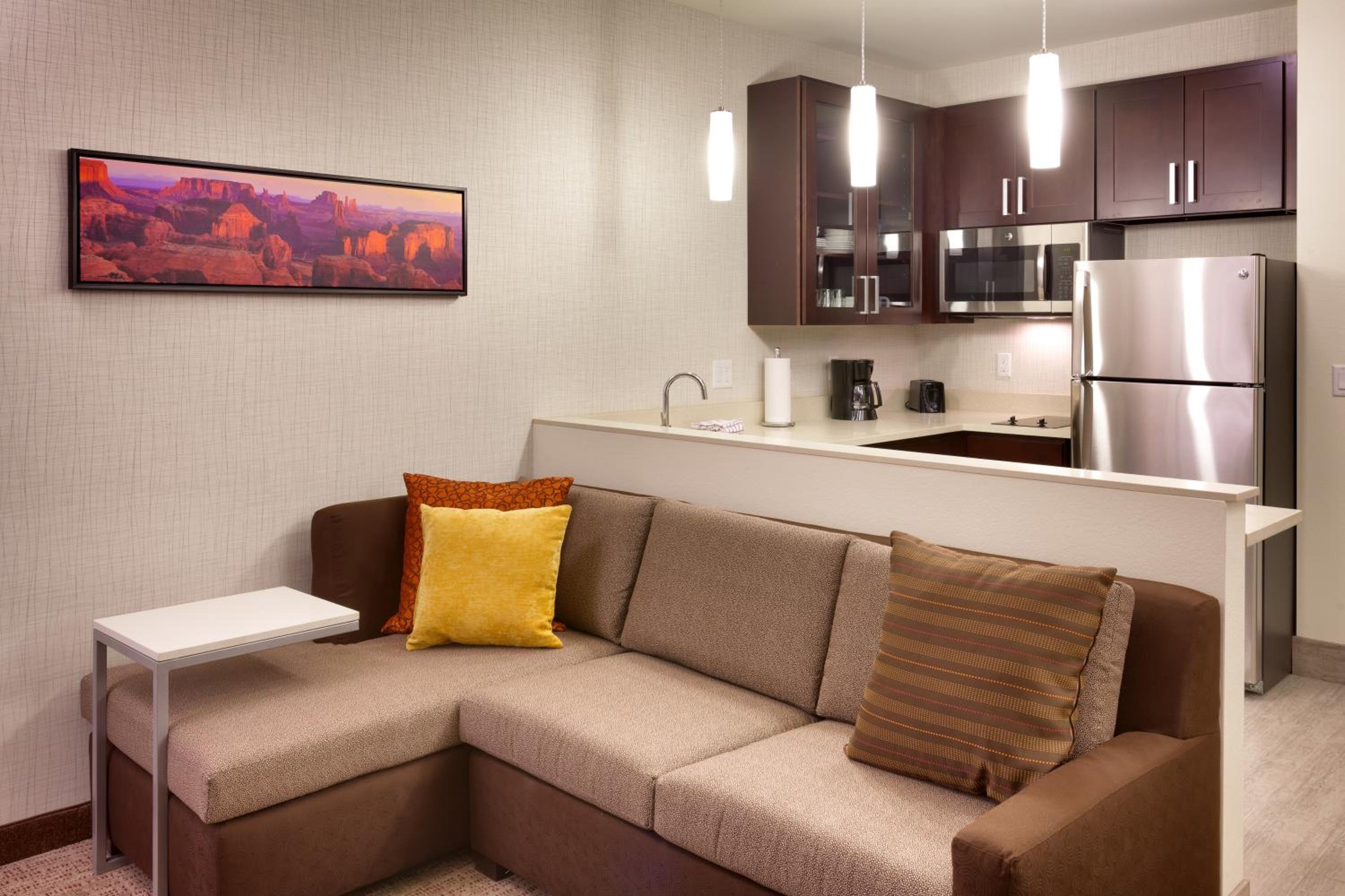 Studio King Room with Non-Private Sofa Bed - Hearing Accessible