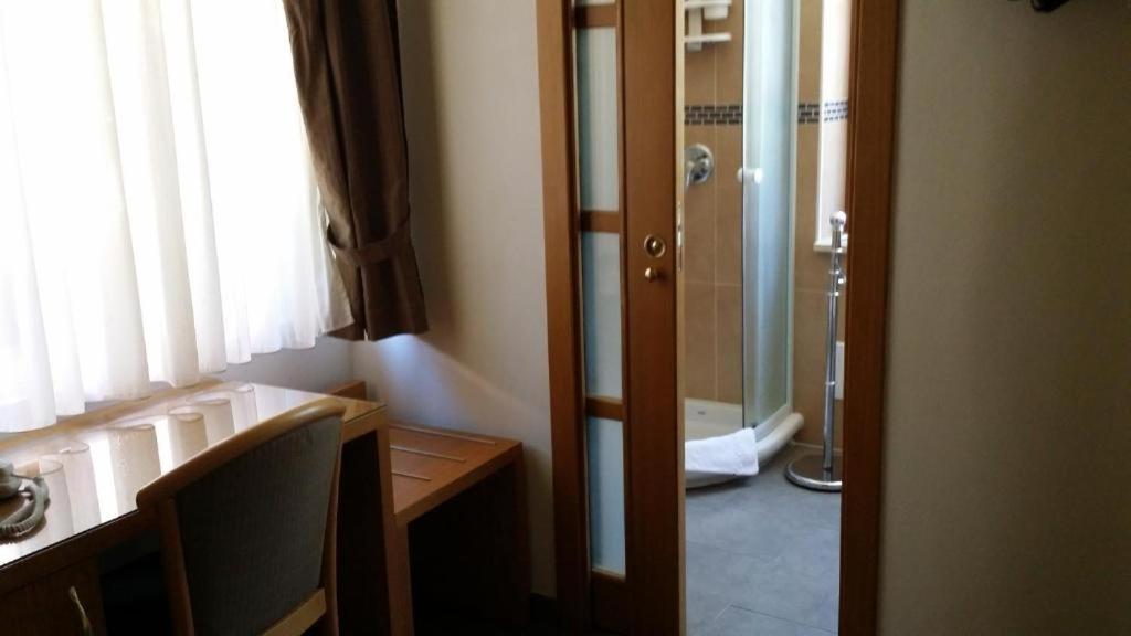 Small Double Room photo 2
