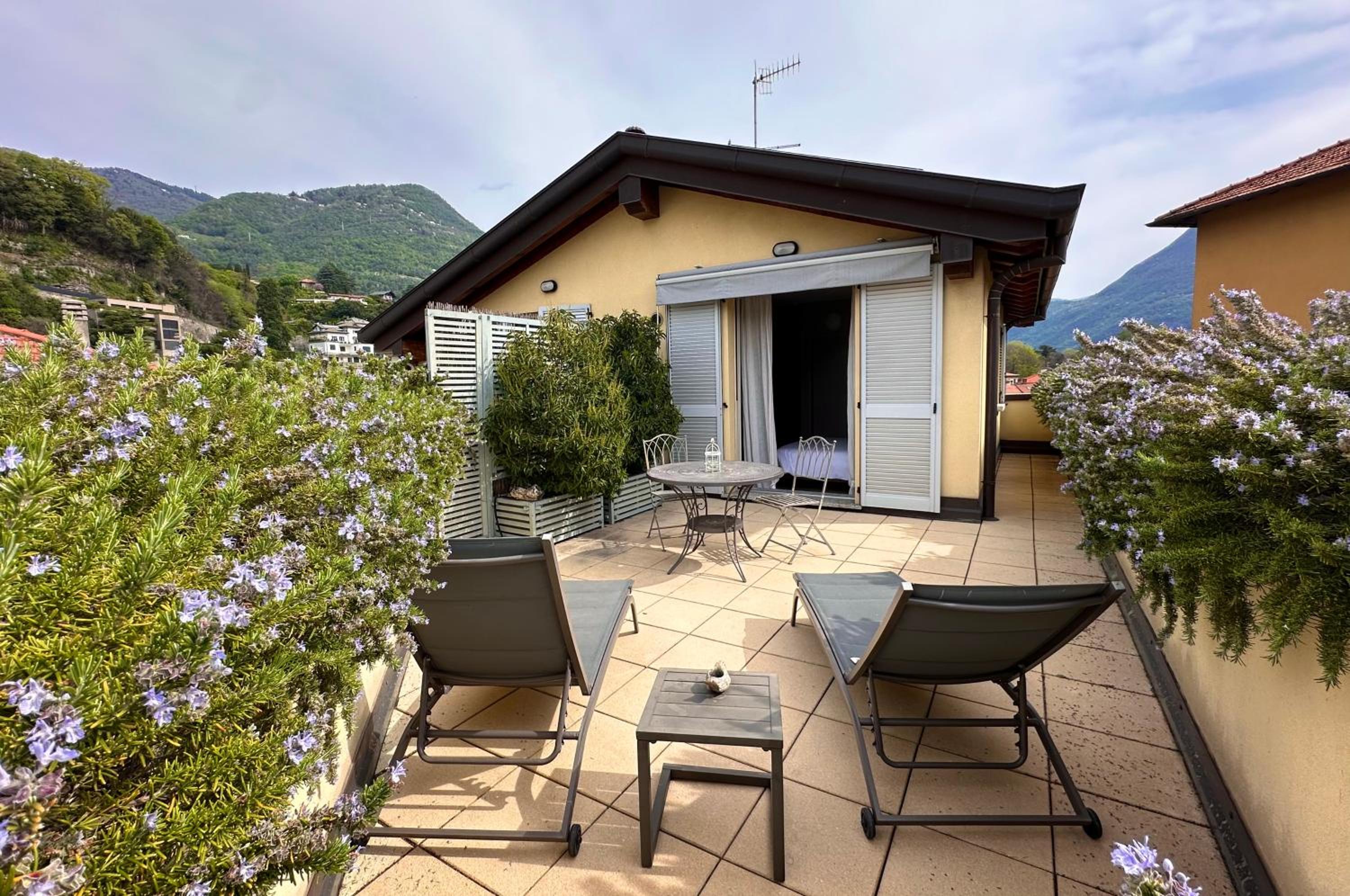 Double Room with Terrace - Photo 3