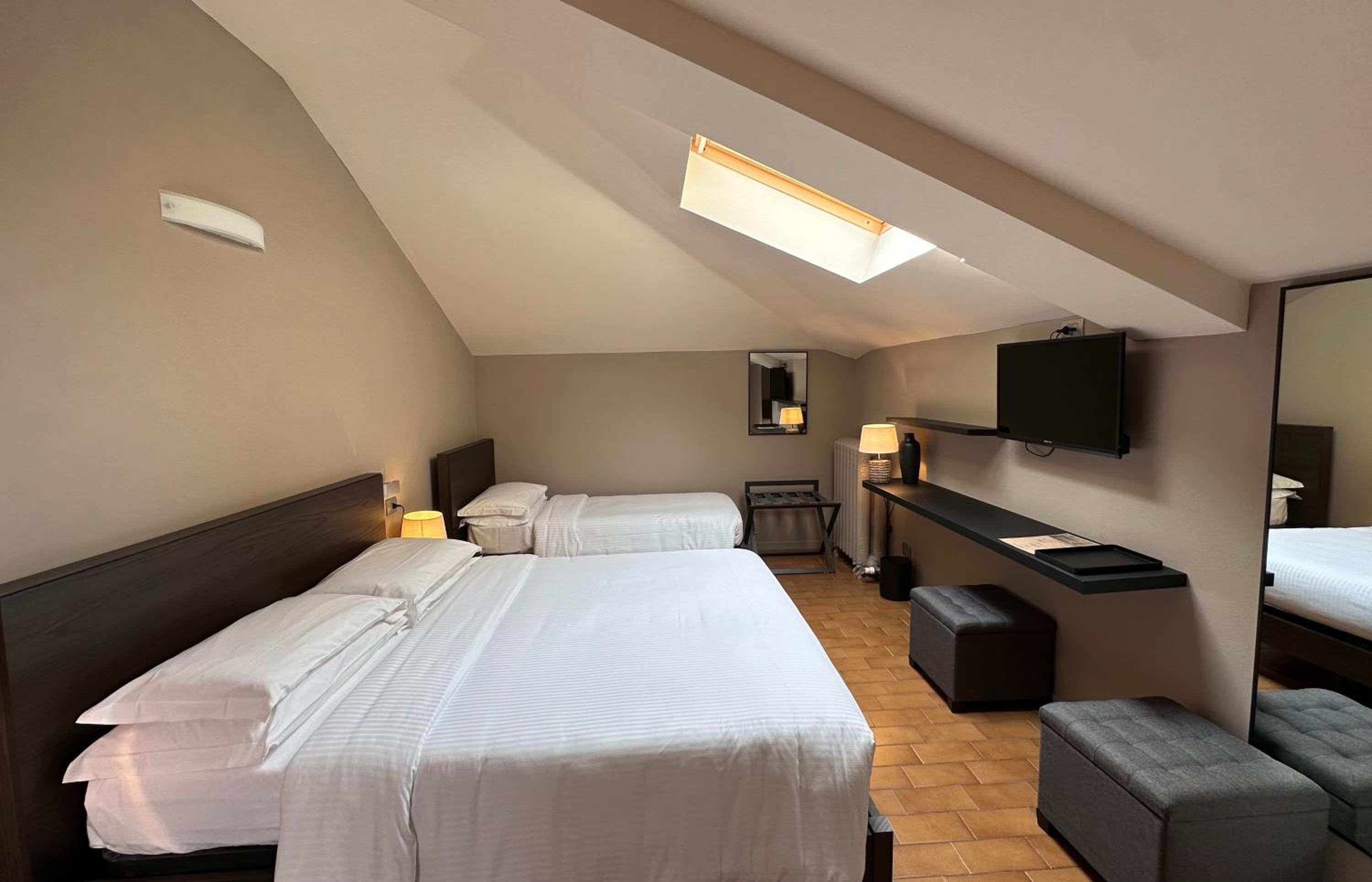 Quadruple Room - Photo 1