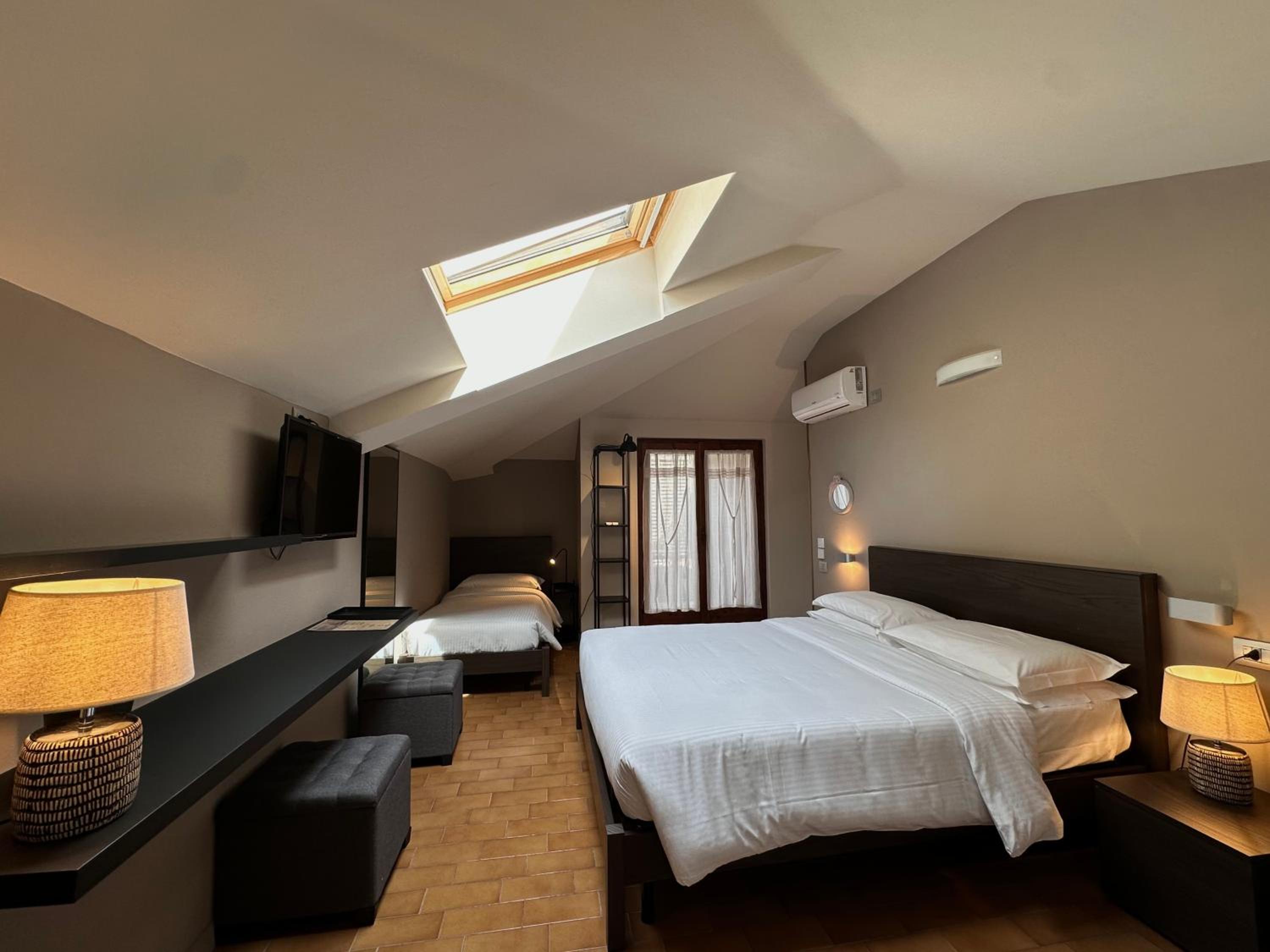 Quadruple Room - Photo 4