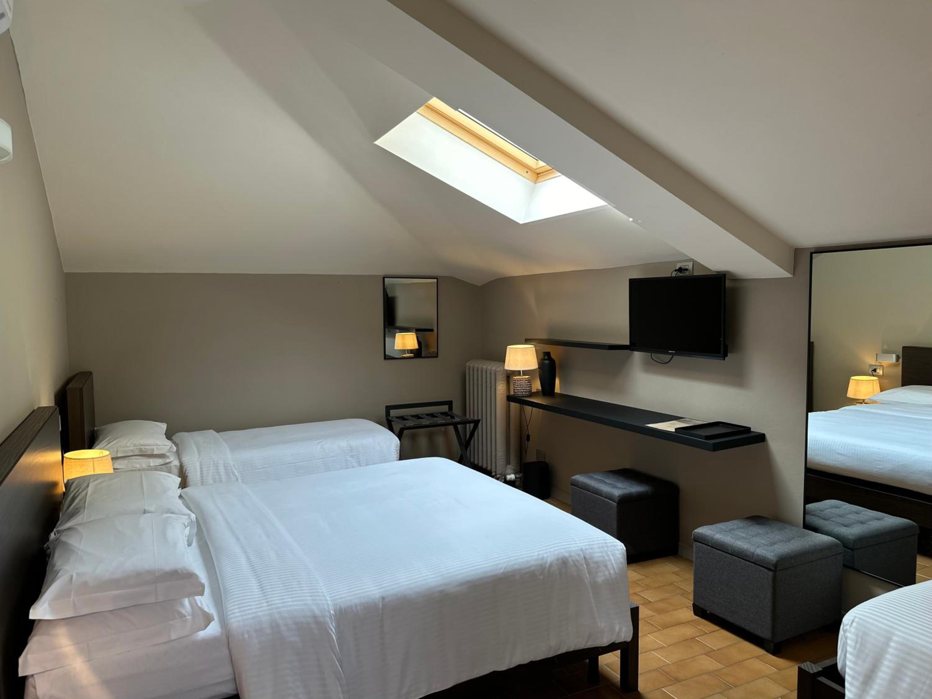 Quadruple Room - Photo 3