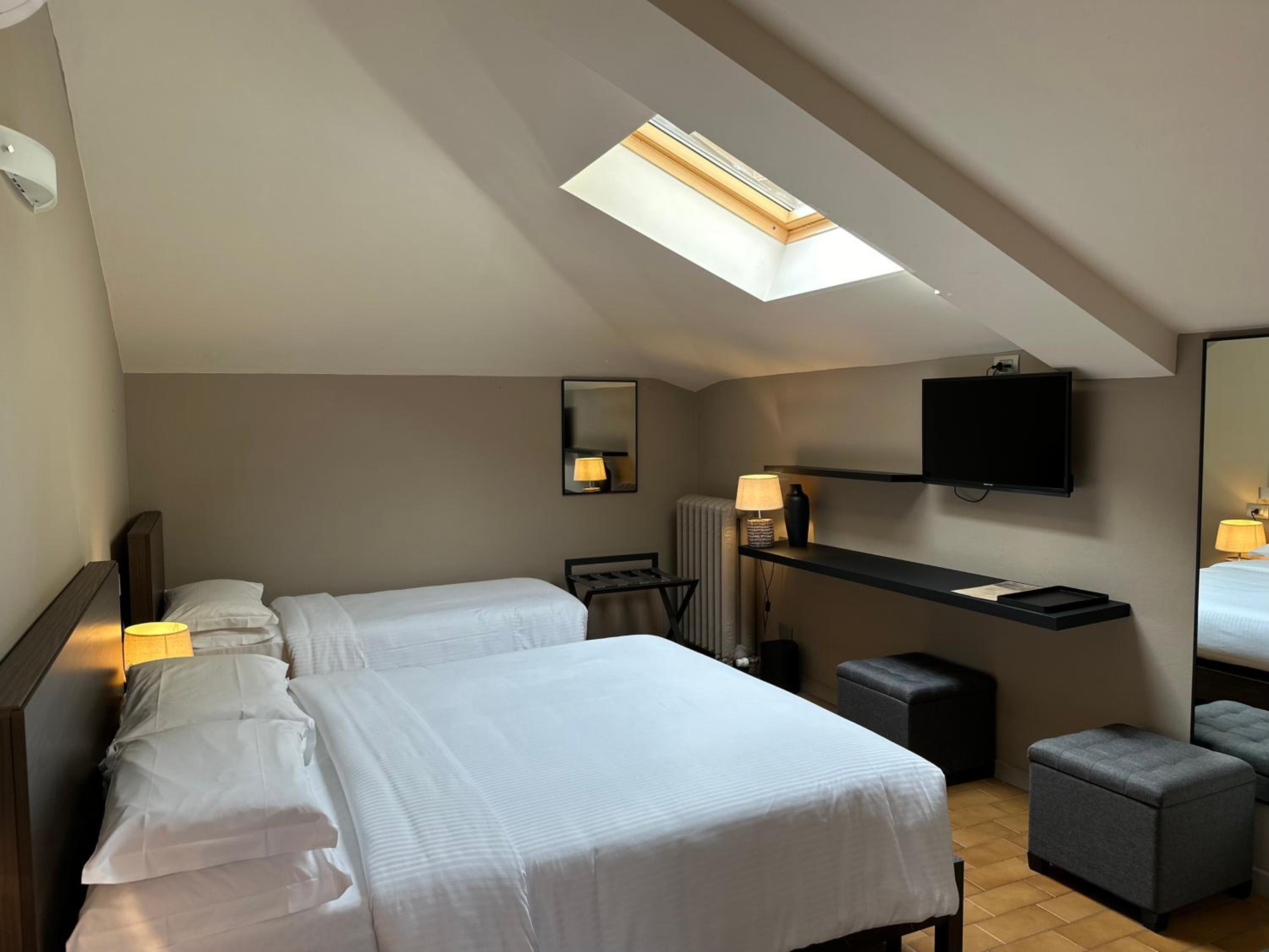 Quadruple Room - Photo 5