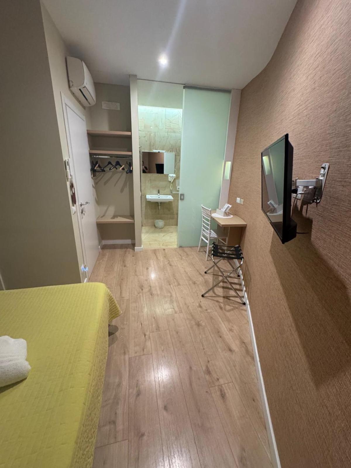 King Room with Balcony photo 3