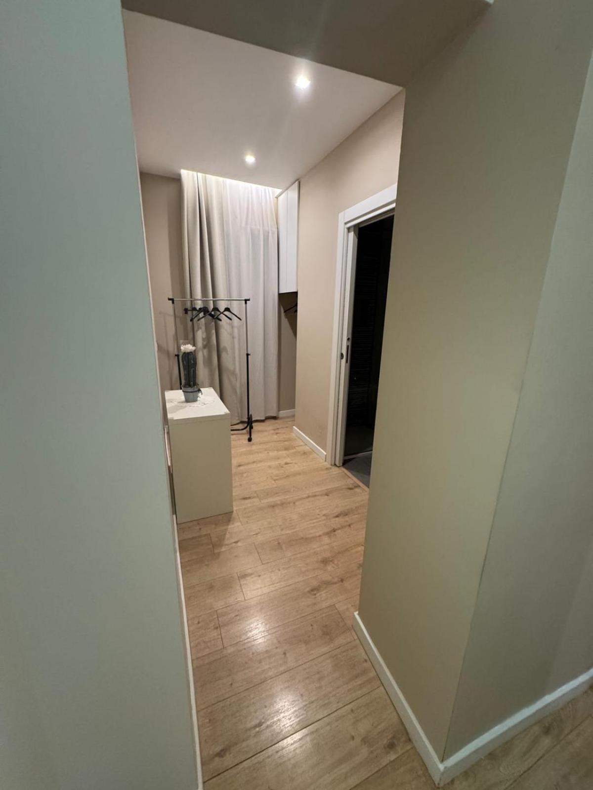 Twin Room with Balcony - Photo 6
