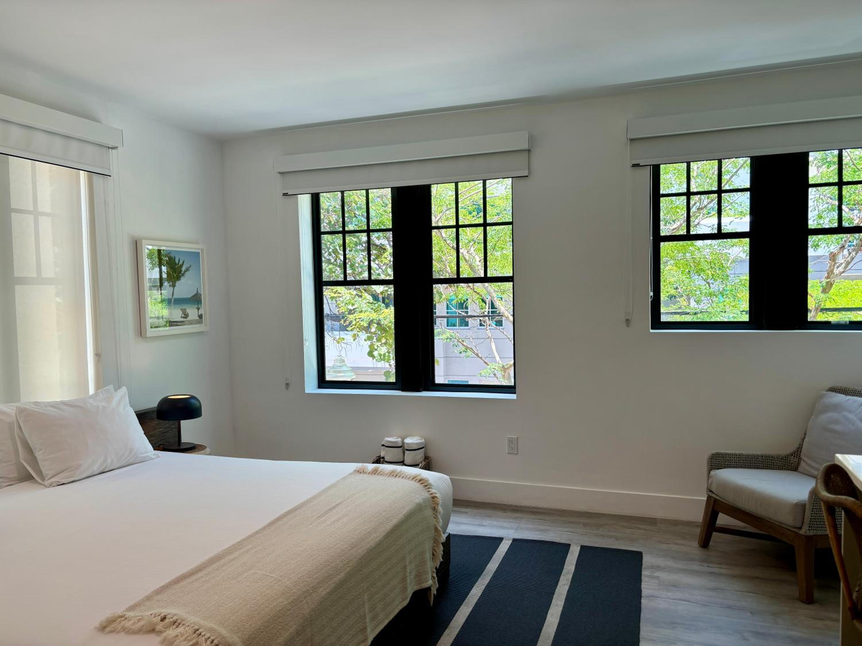 King Room thumbnail 6