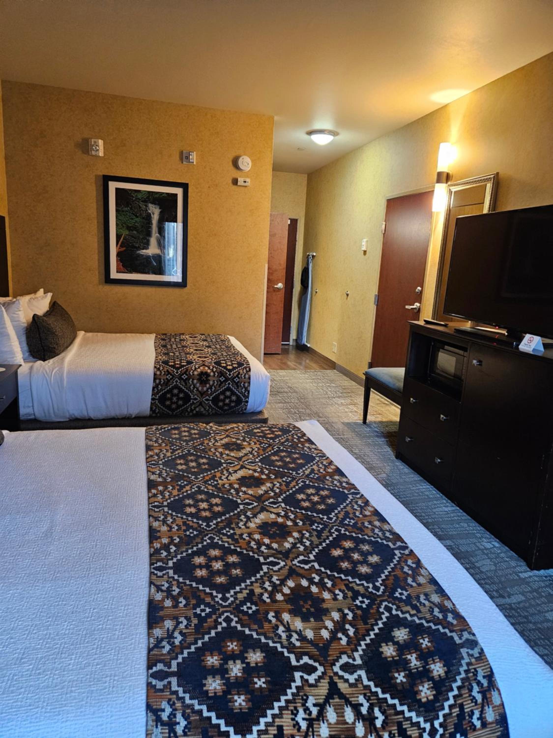 Queen Room with Two Queen Beds and Mobility Accessible Roll-In Shower - Photo 2