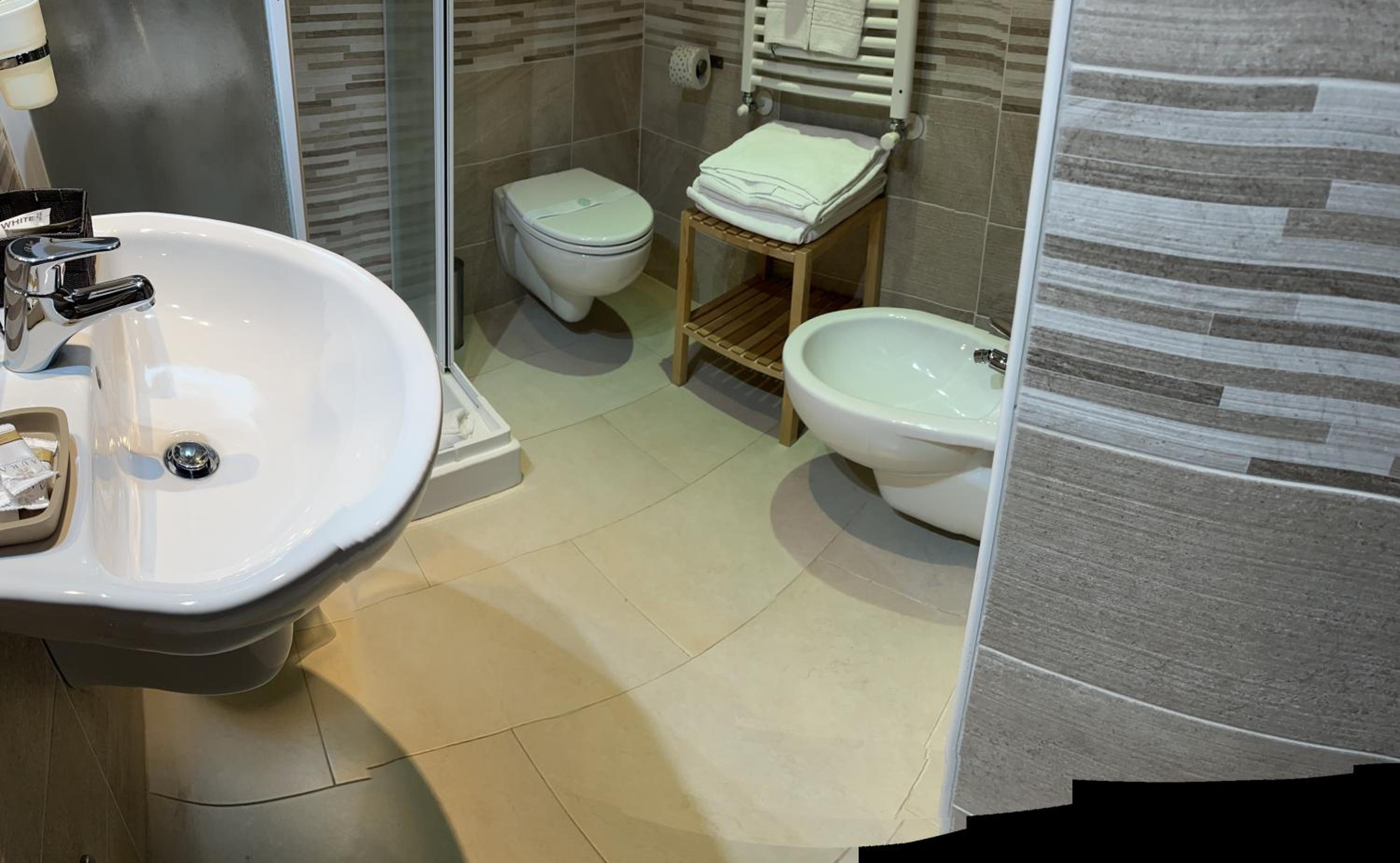 Superior Quadruple Room photo 2