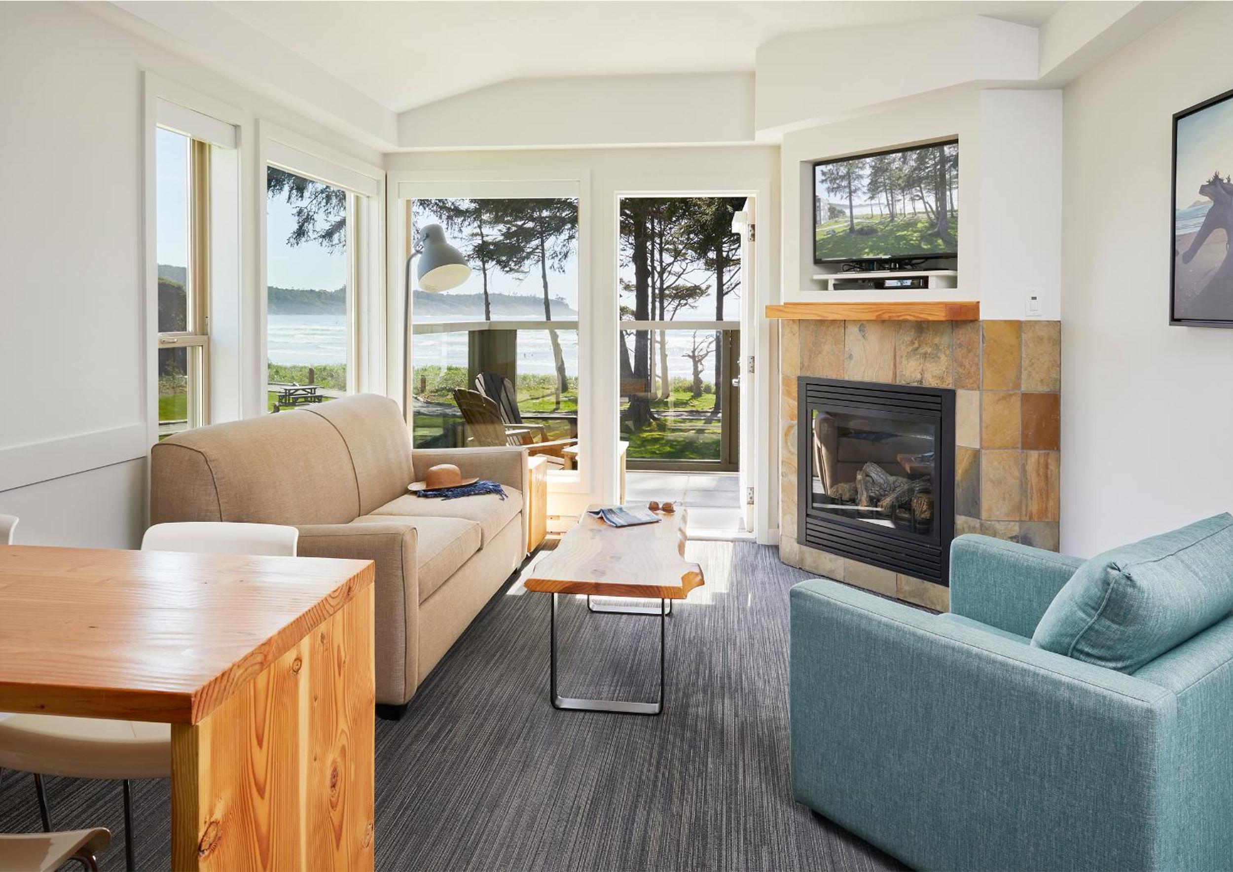 One Bedroom Suite with Partial Ocean View photo 1