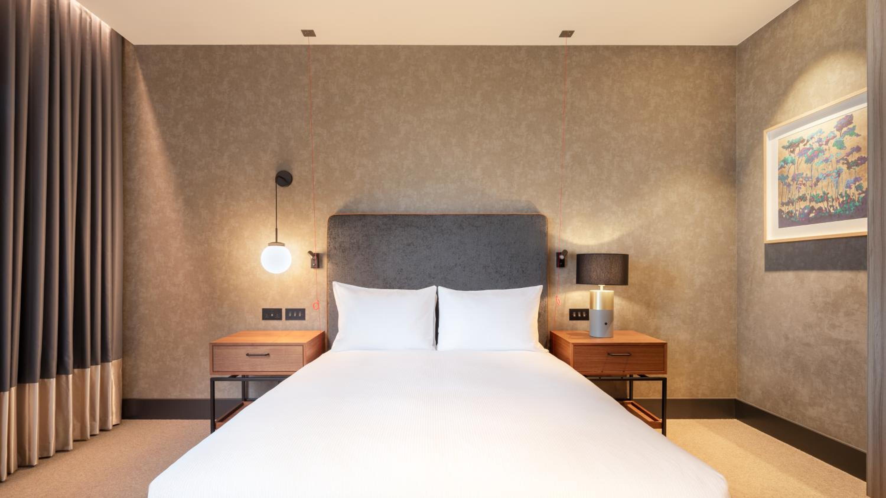 Executive Queen Room - Mobility Accessible - Photo 5