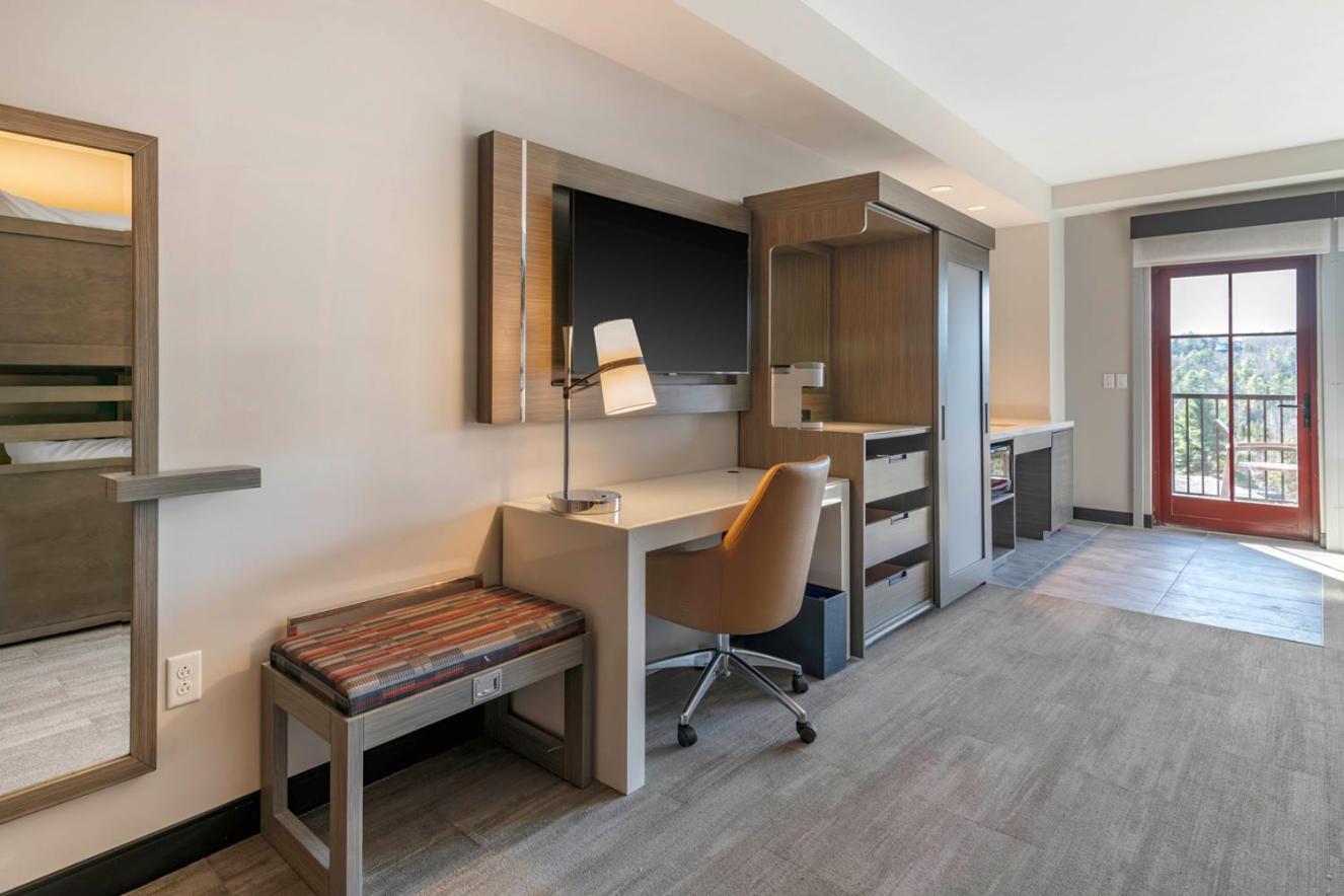 Suite with Two Queen Beds - Accessible/Non-Smoking - Photo 3
