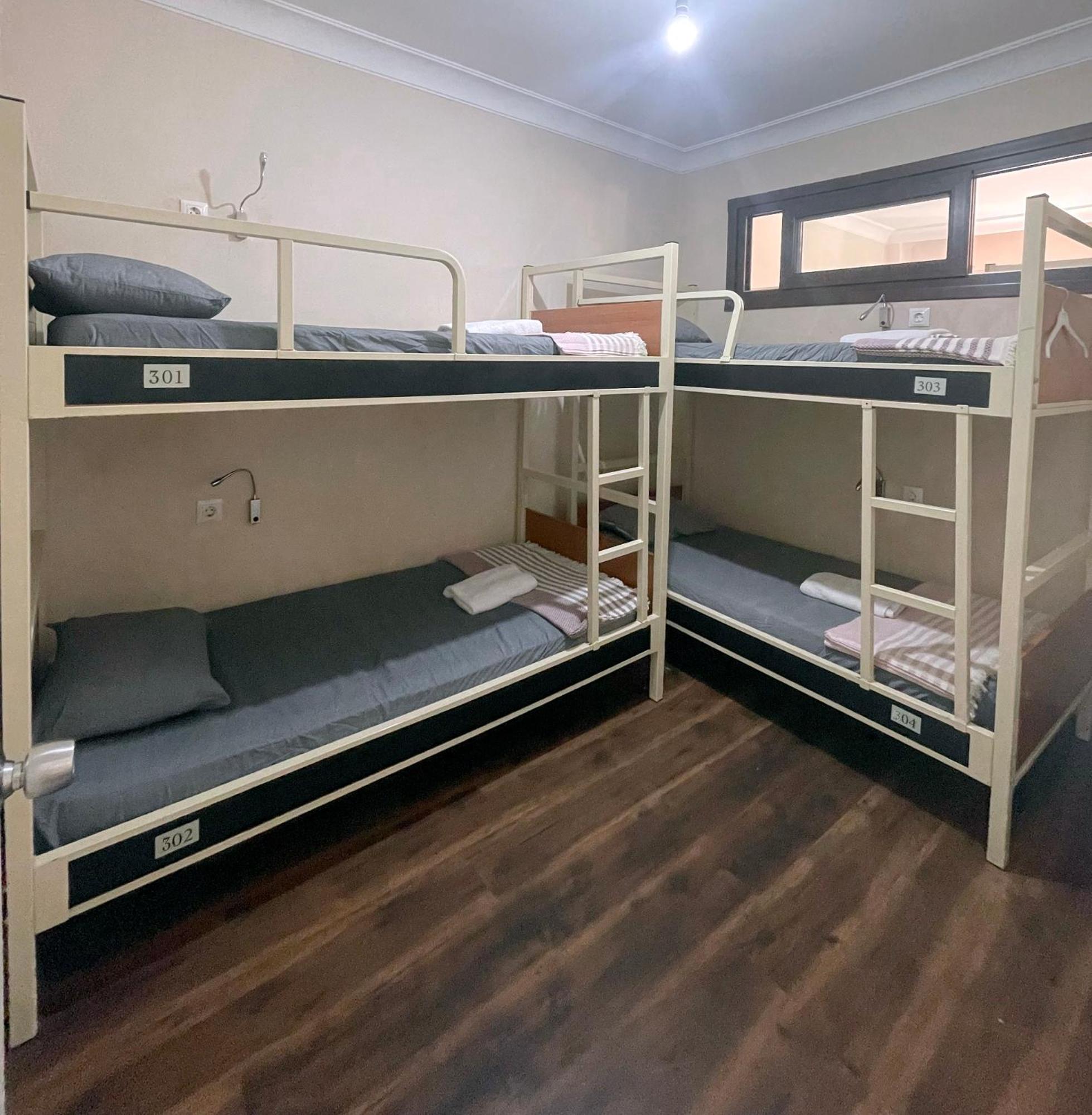 Single Bed in 4-Bed Dormitory Room photo 3