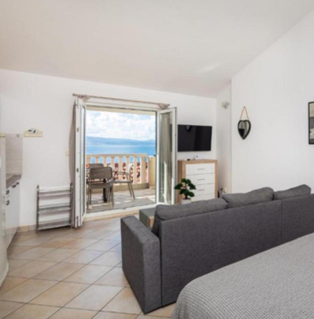 Studio Apartment with Sea View photo 1