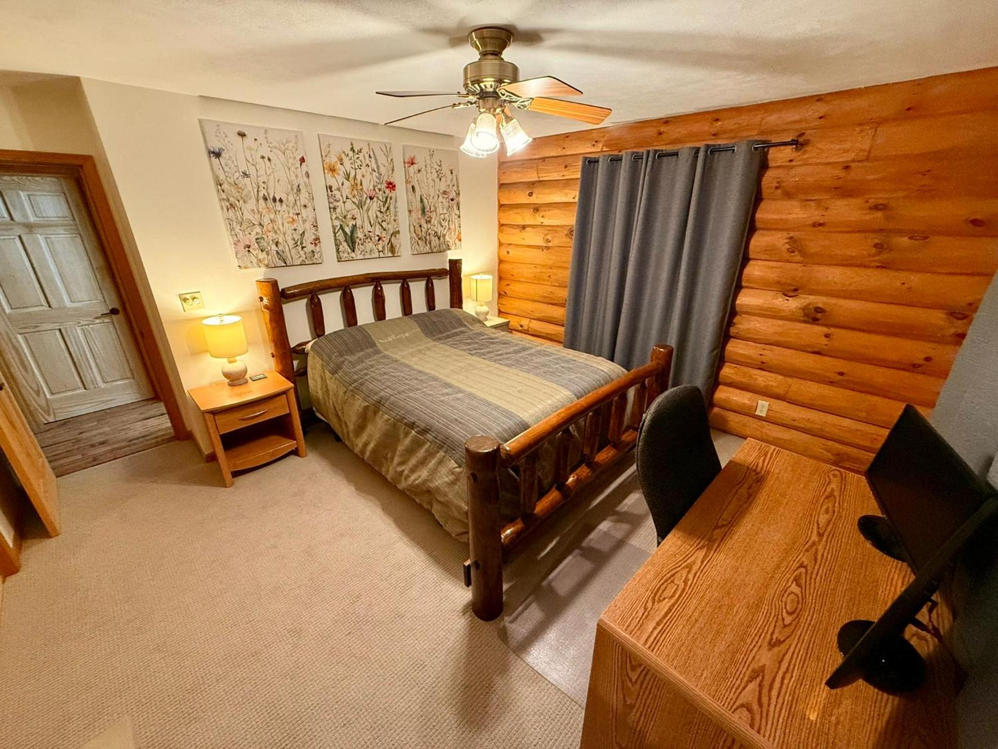 Three-Bedroom House photo 3