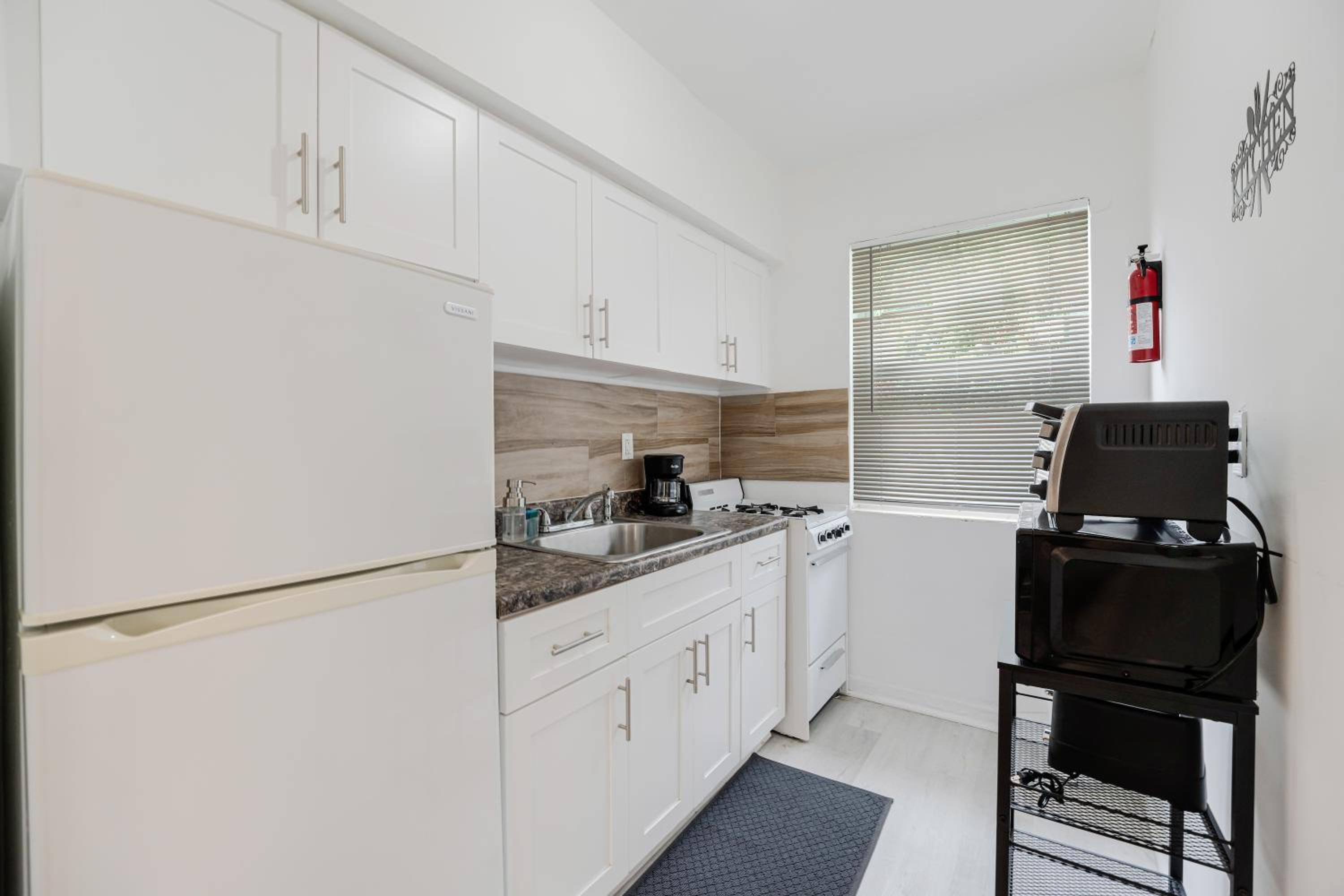 One-Bedroom Apartment photo 2