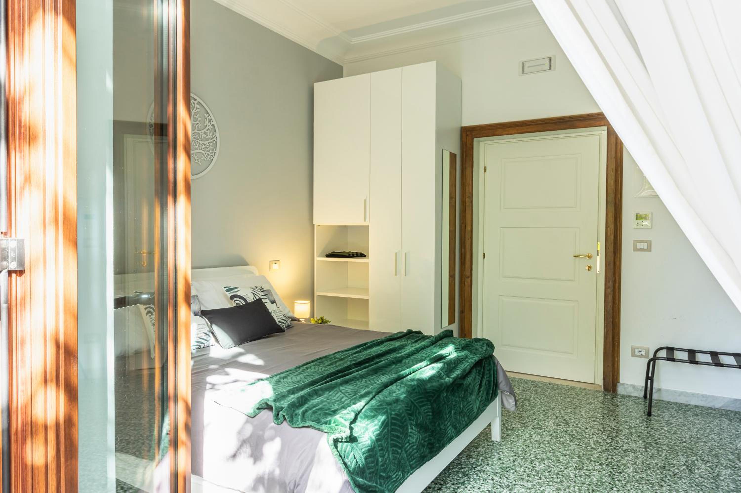 Deluxe Double Room with Balcony photo 3