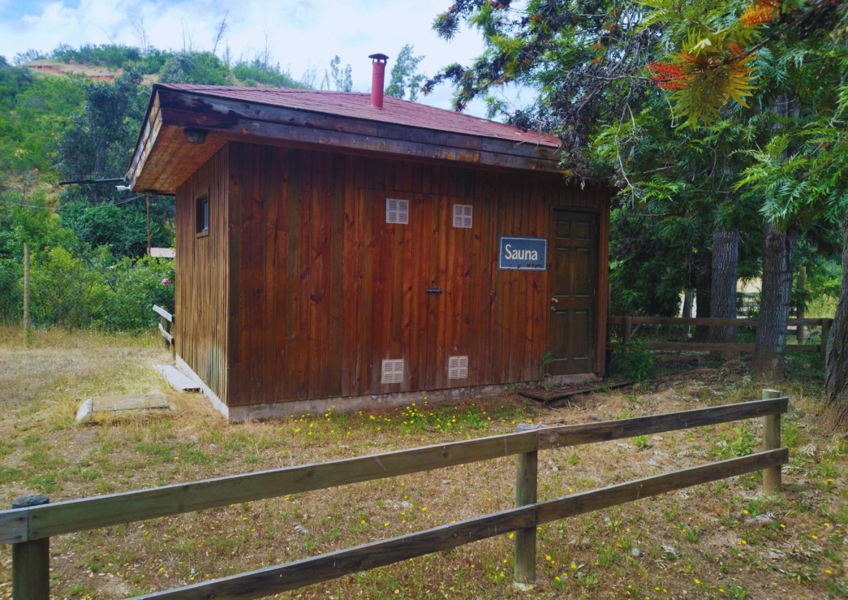 Deluxe Bungalow with Garden View photo 3