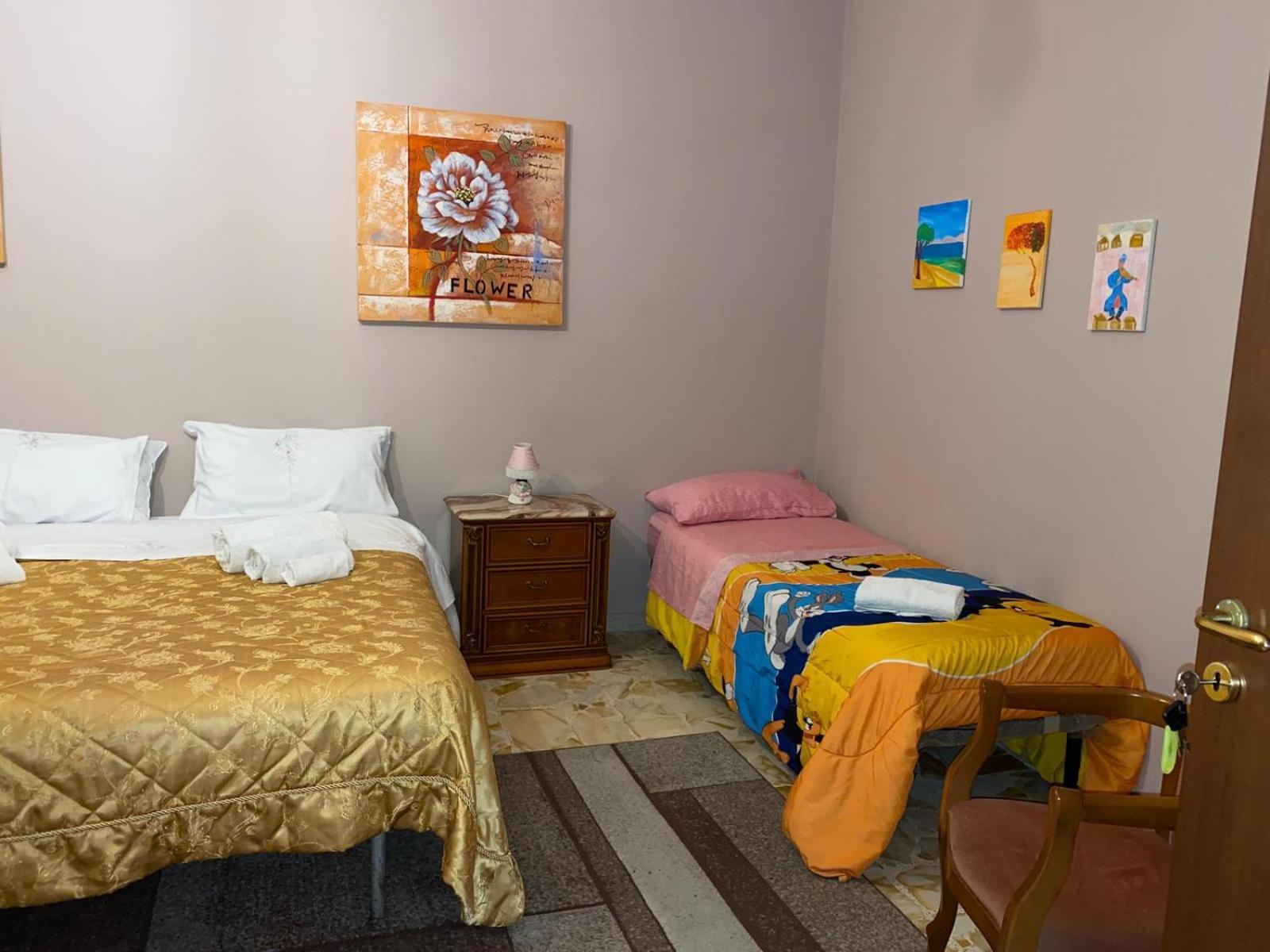 Double or Twin Room with Shared Bathroom photo 1