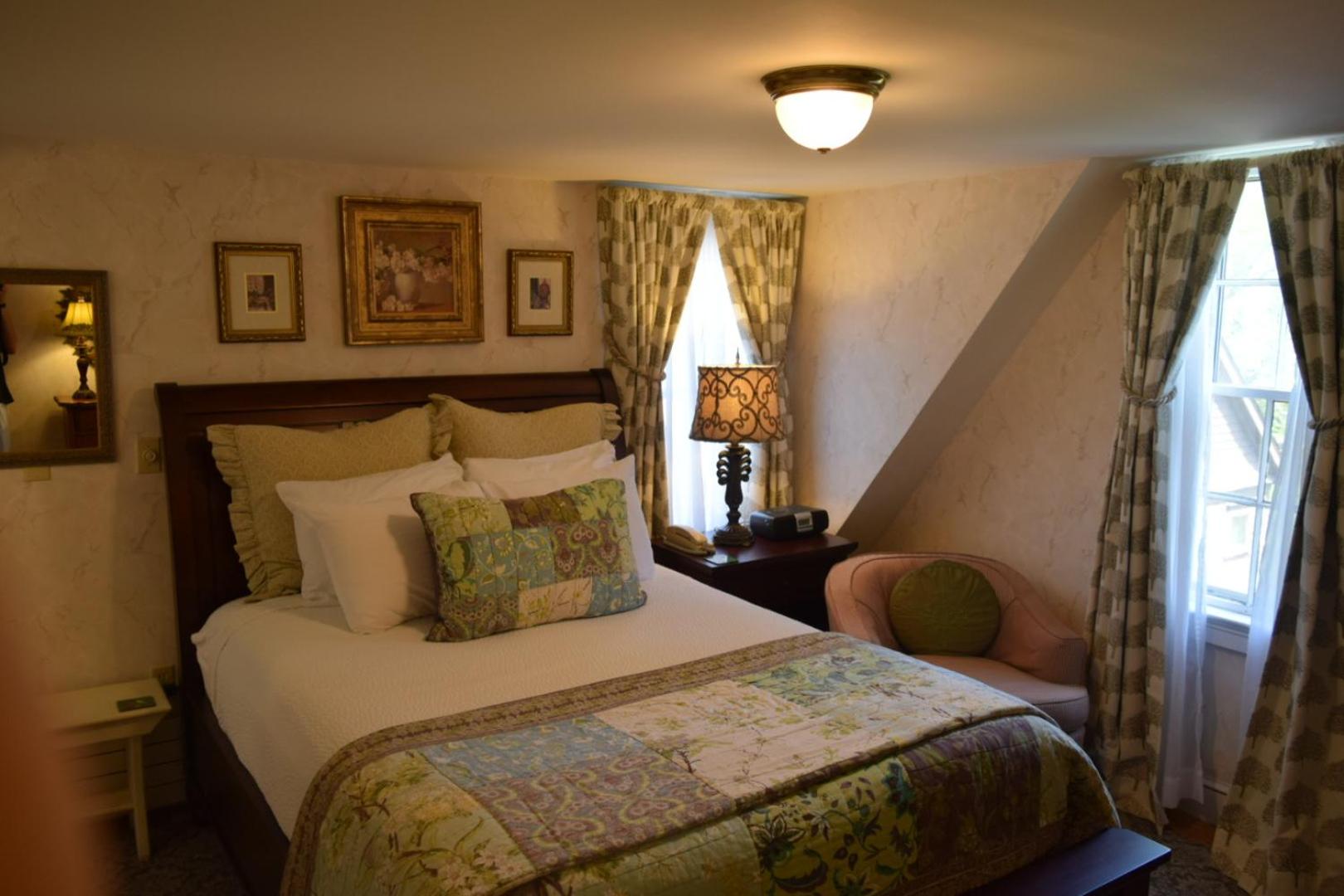 Standard Queen Room photo 3
