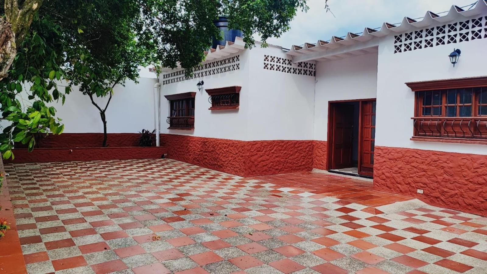 Three-Bedroom House photo 2