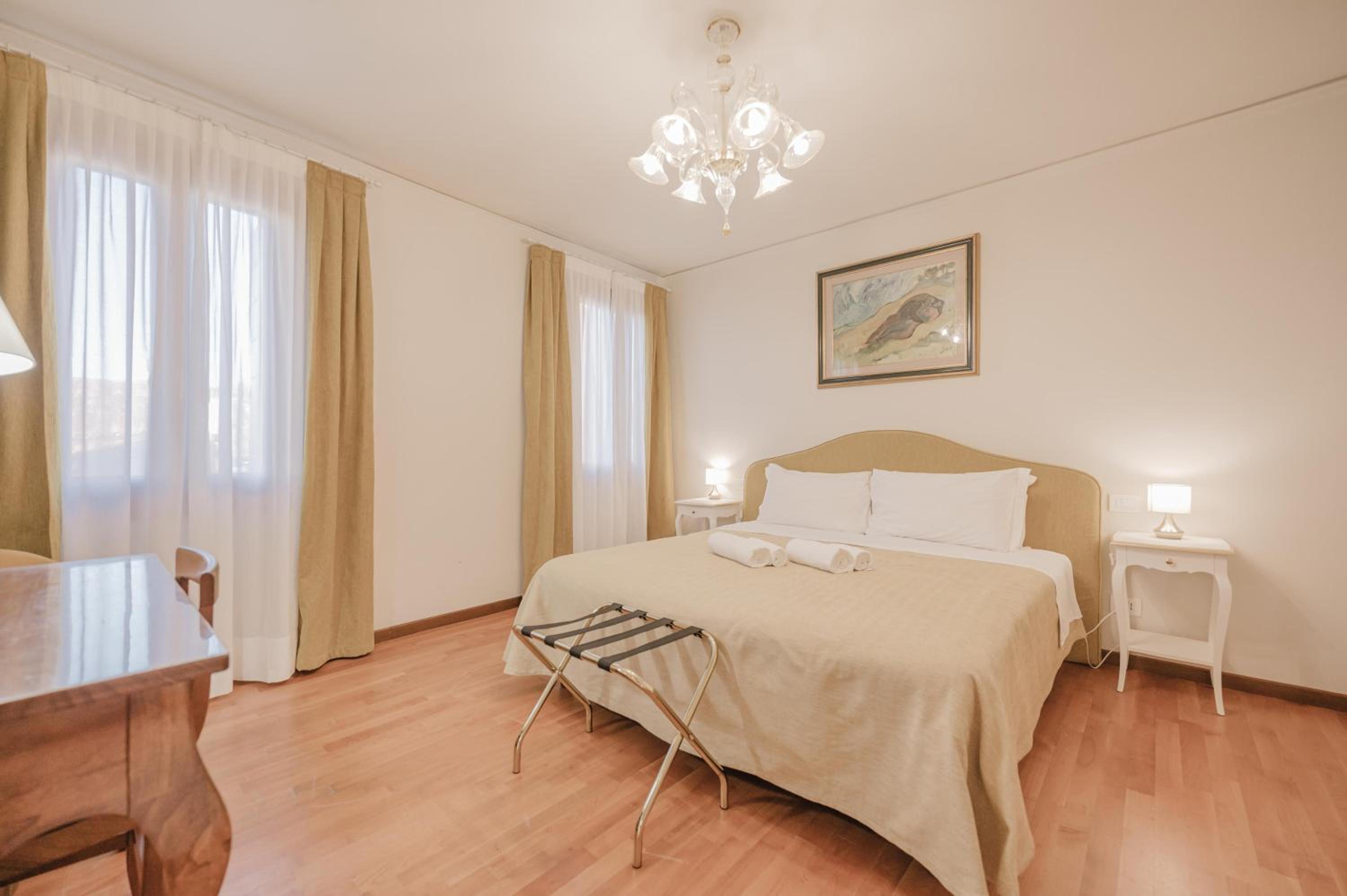 Three-Bedroom Premium Apartment with Balcony photo 1
