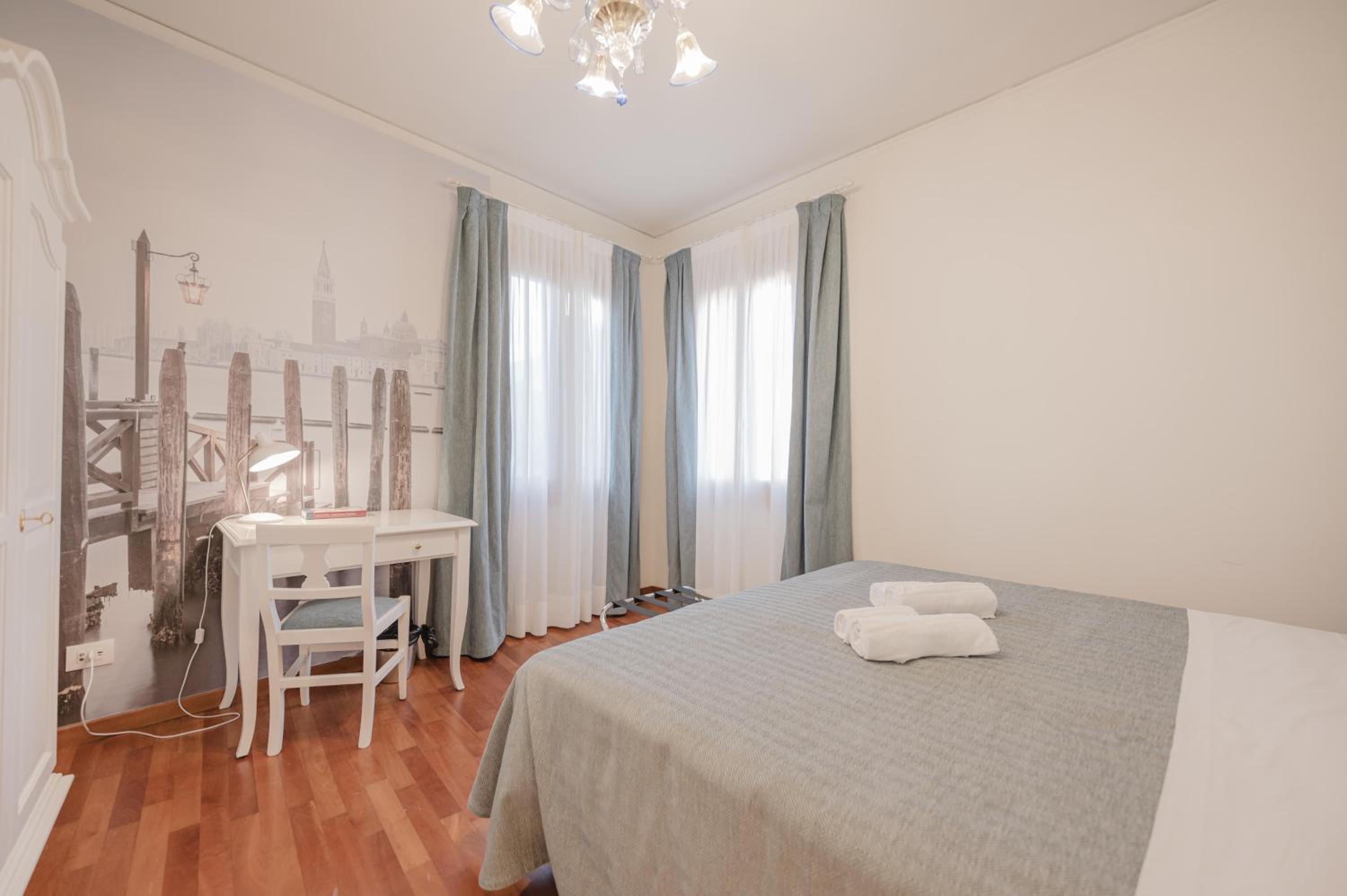 Three-Bedroom Deluxe Apartment photo 3
