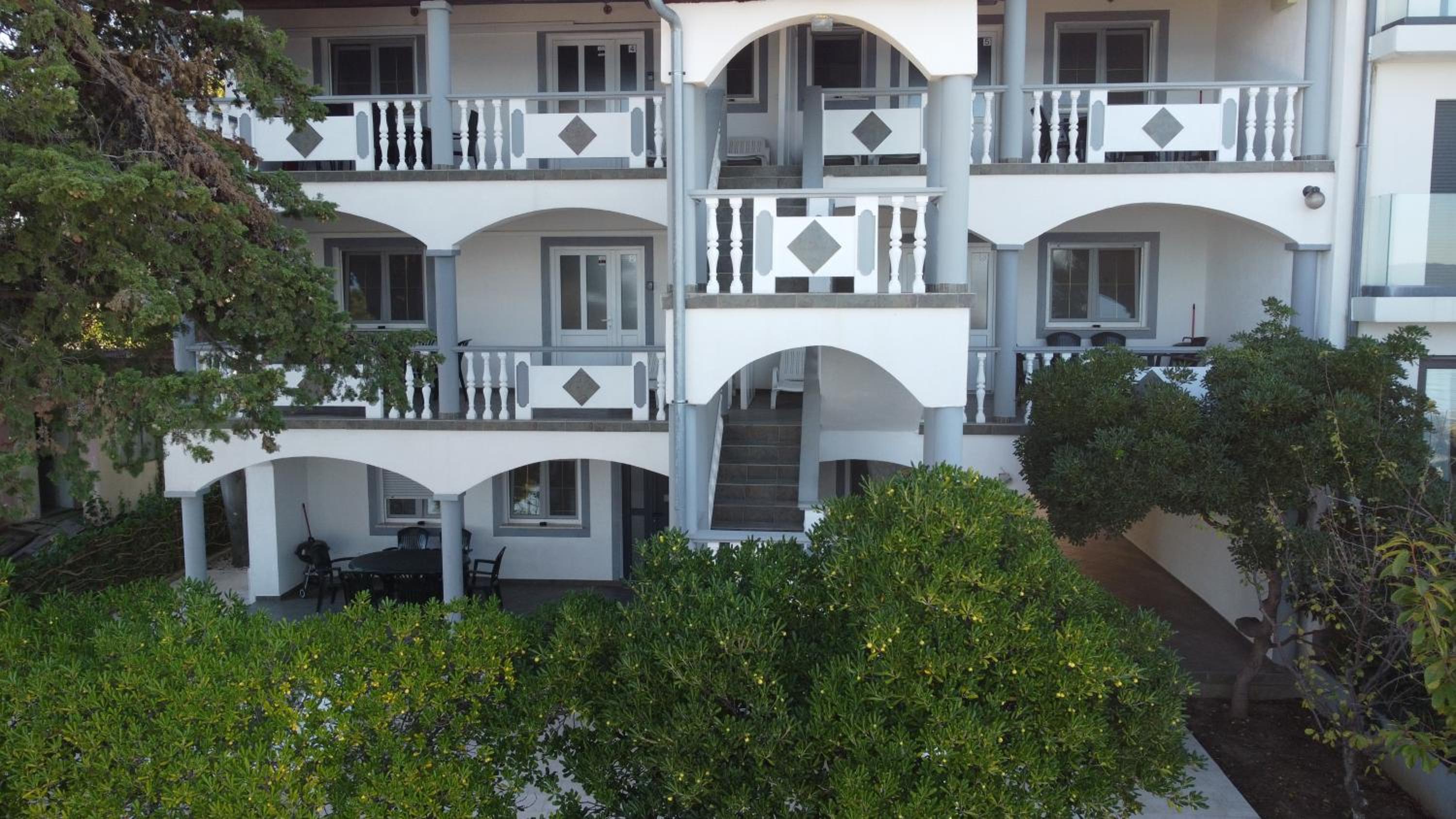Three-Bedroom Apartment with Sea View photo 2