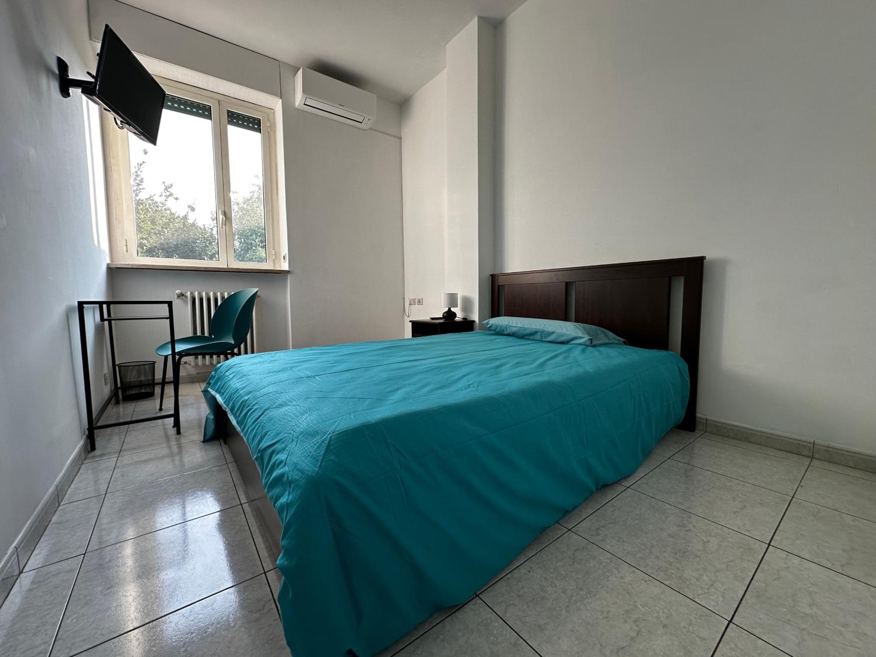 Single Room with Shared Bathroom