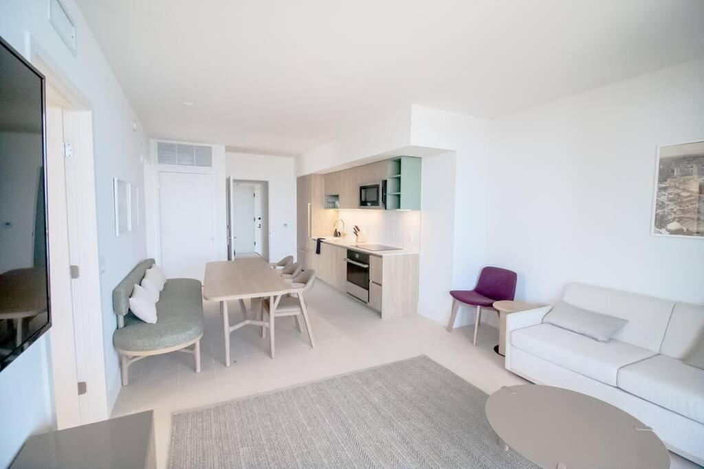 Three-Bedroom Apartment photo 1
