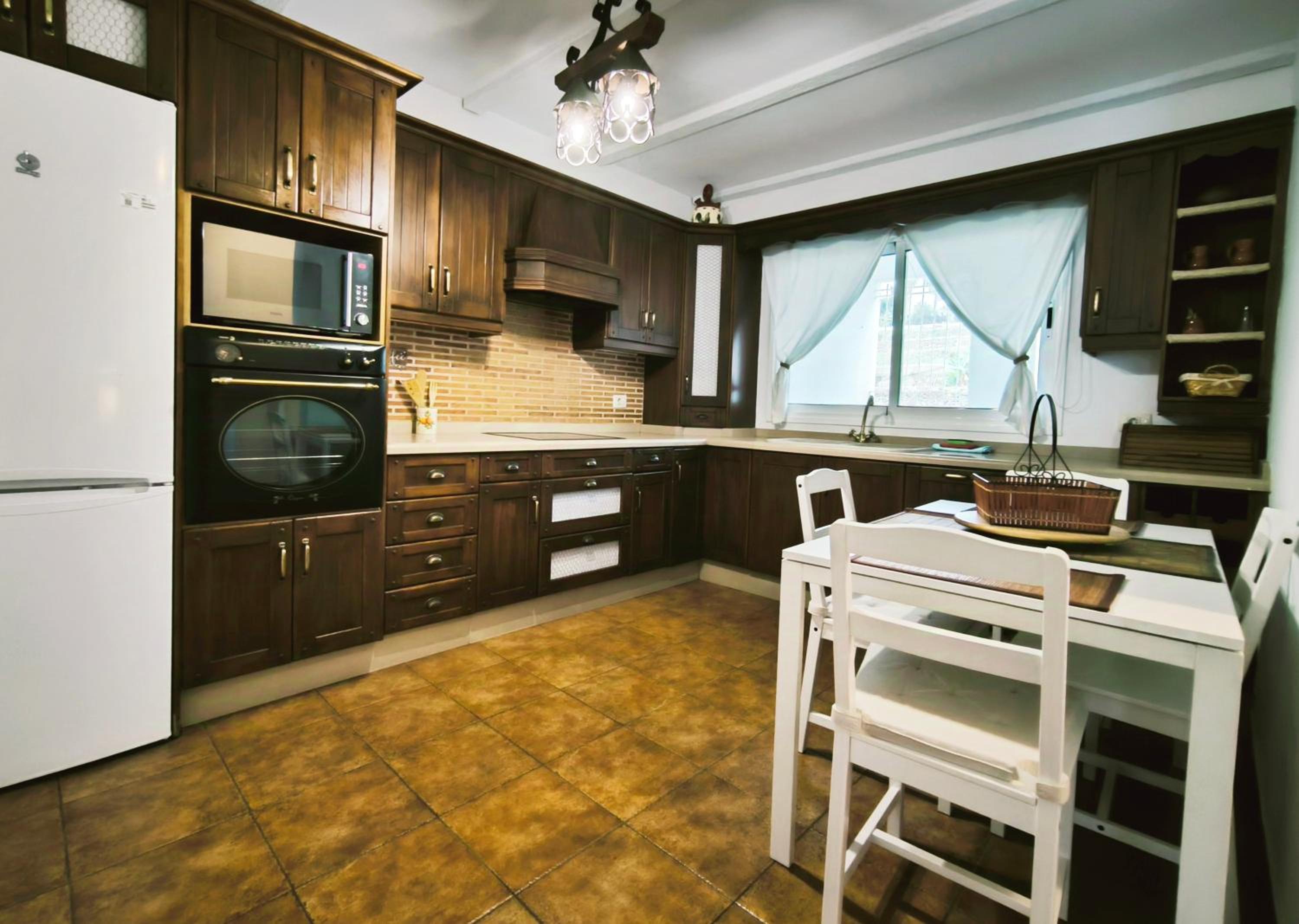 One-Bedroom Apartment with Balcony and Sea View photo 2
